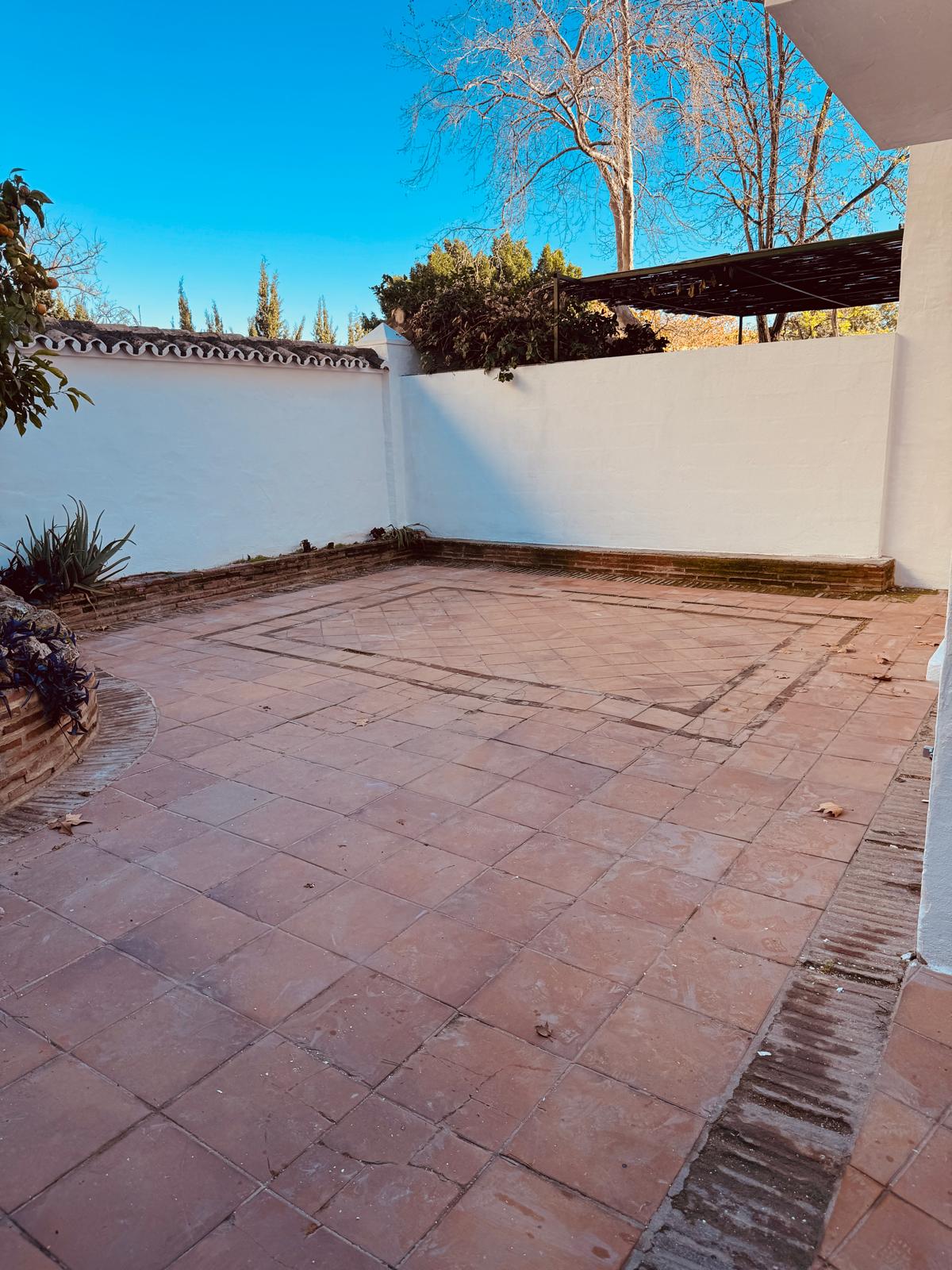 Semi Detached House · Marbella · (300-01803P)