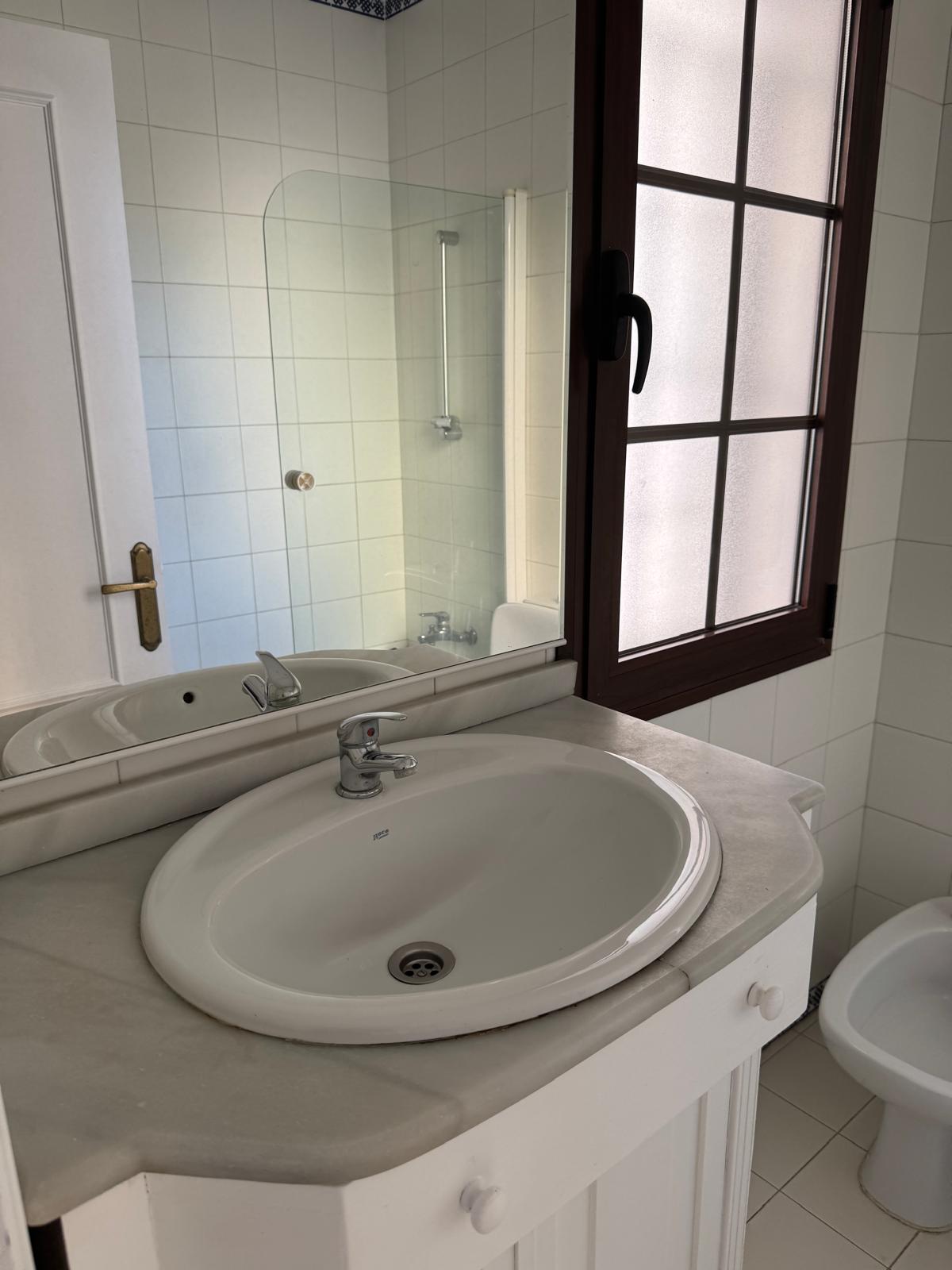 Semi Detached House · Marbella · (300-01803P)