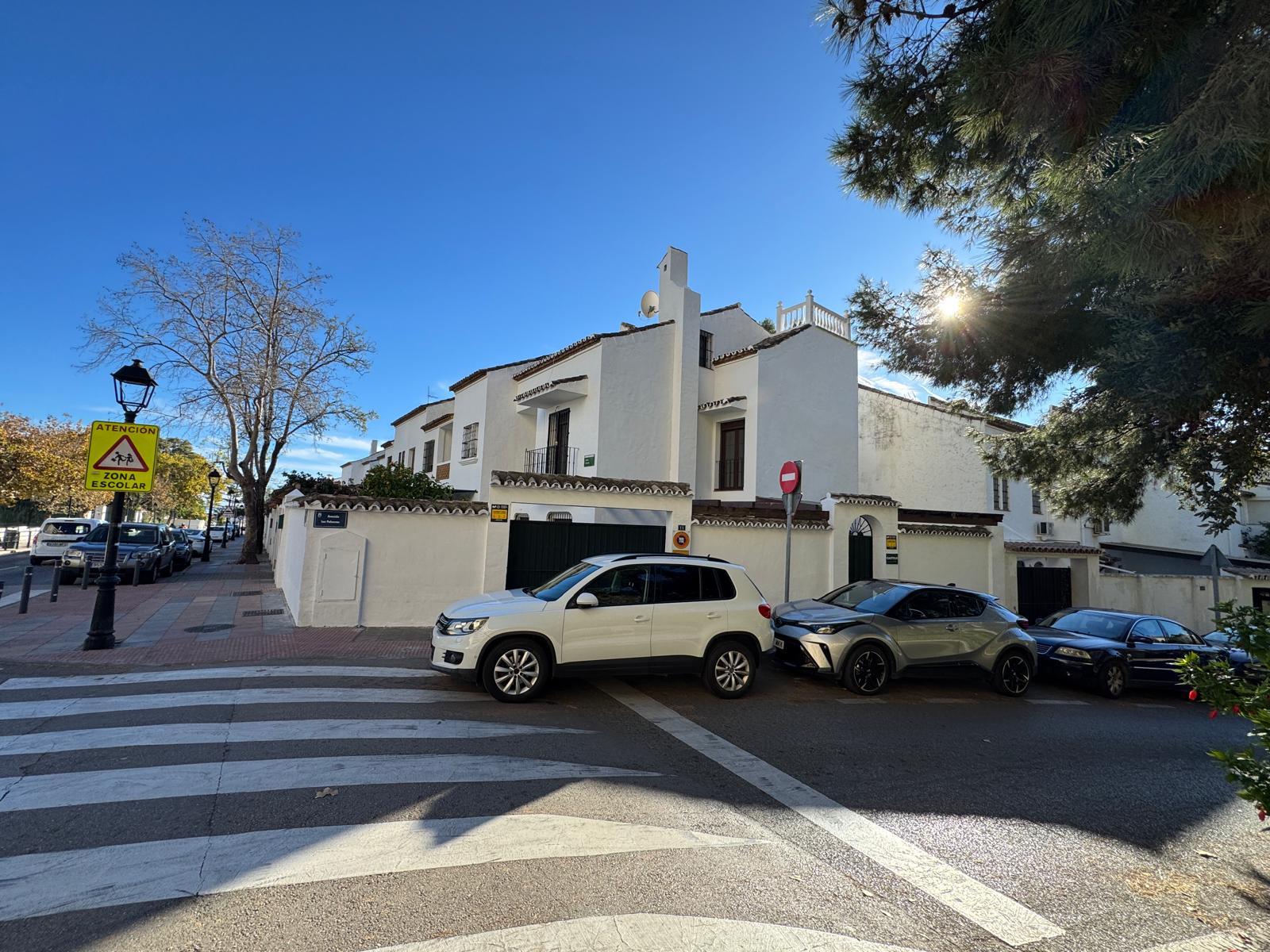 Semi Detached House · Marbella · (300-01803P)
