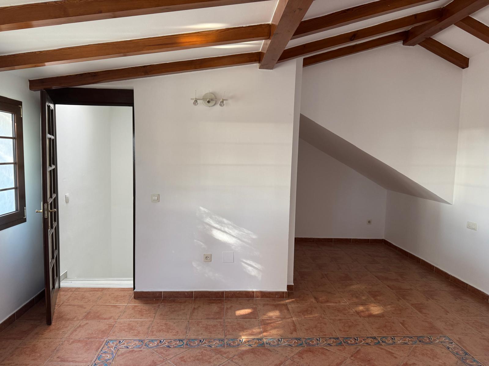 Semi Detached House · Marbella · (300-01803P)
