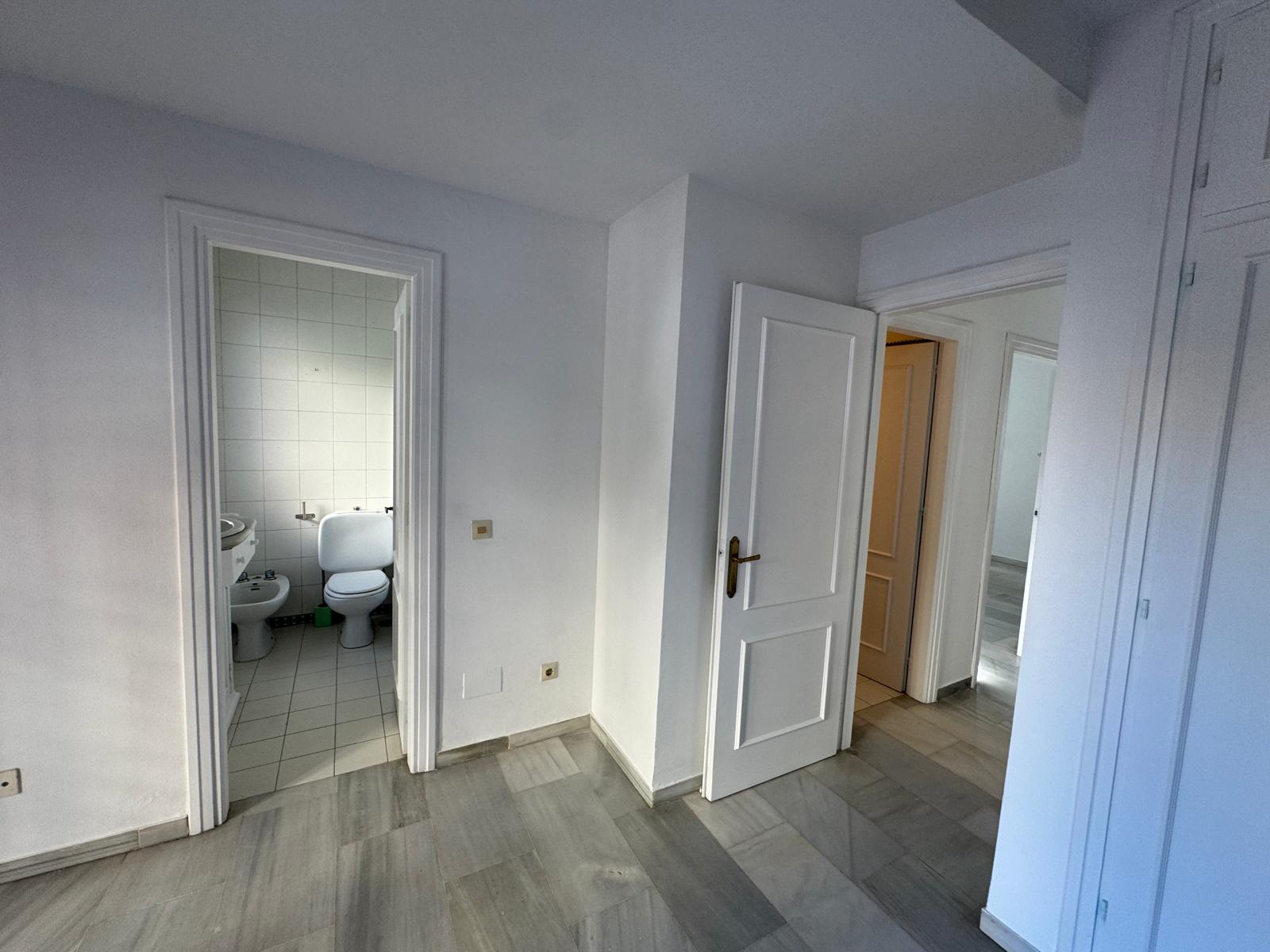 Semi Detached House · Marbella · (300-01803P)