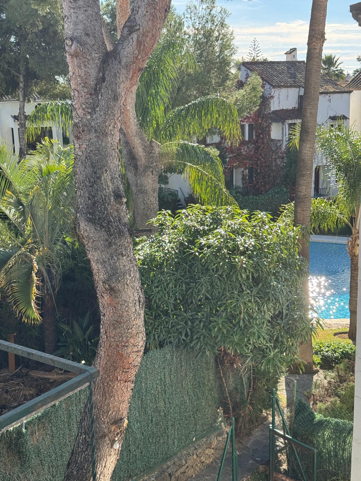 Semi Detached House · Marbella · (300-01803P)