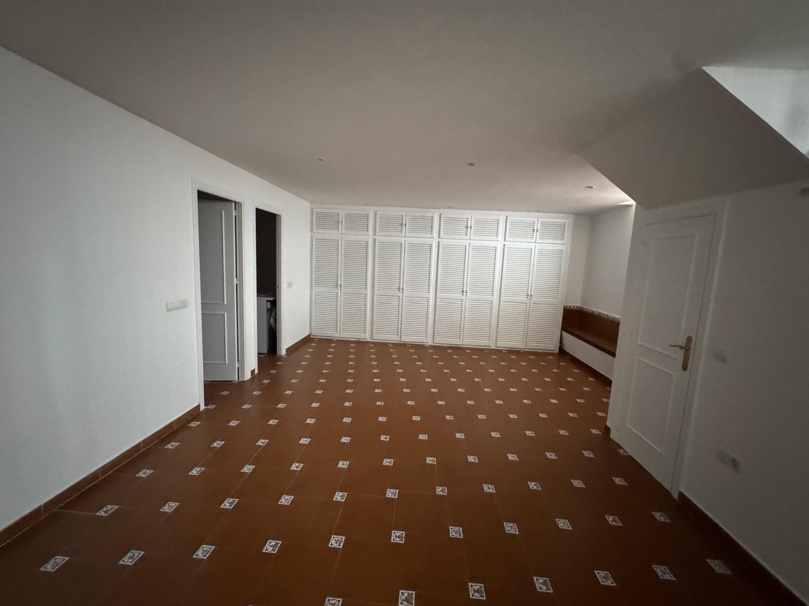 Semi Detached House · Marbella · (300-01803P)