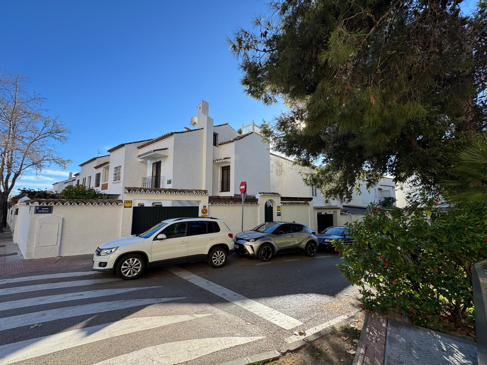 Semi Detached House · Marbella · (300-01803P)