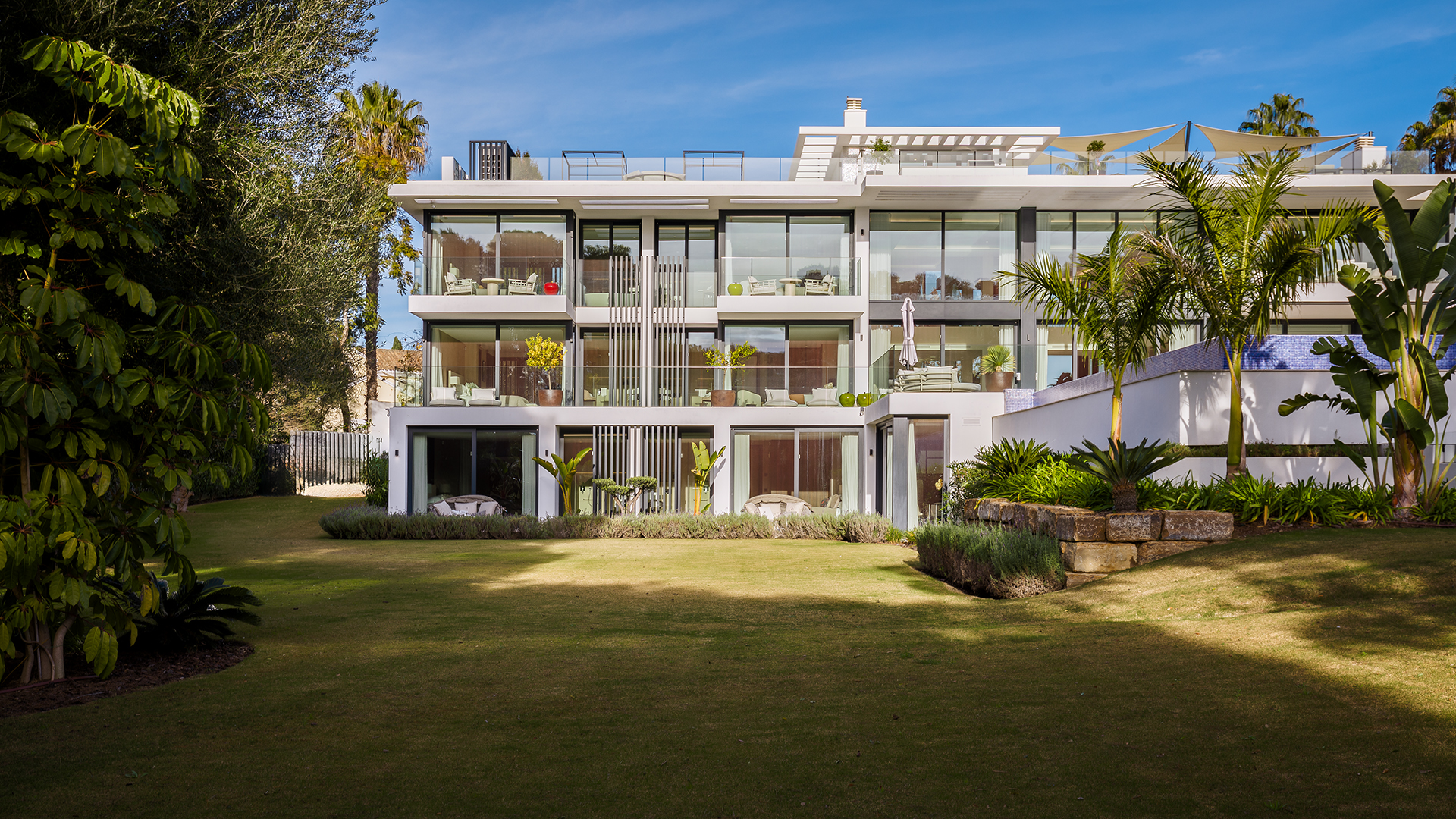 Villa · Sotogrande · (BHHSMAR-05353)