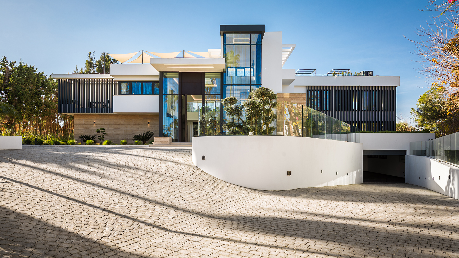 Villa · Sotogrande · (BHHSMAR-05353)