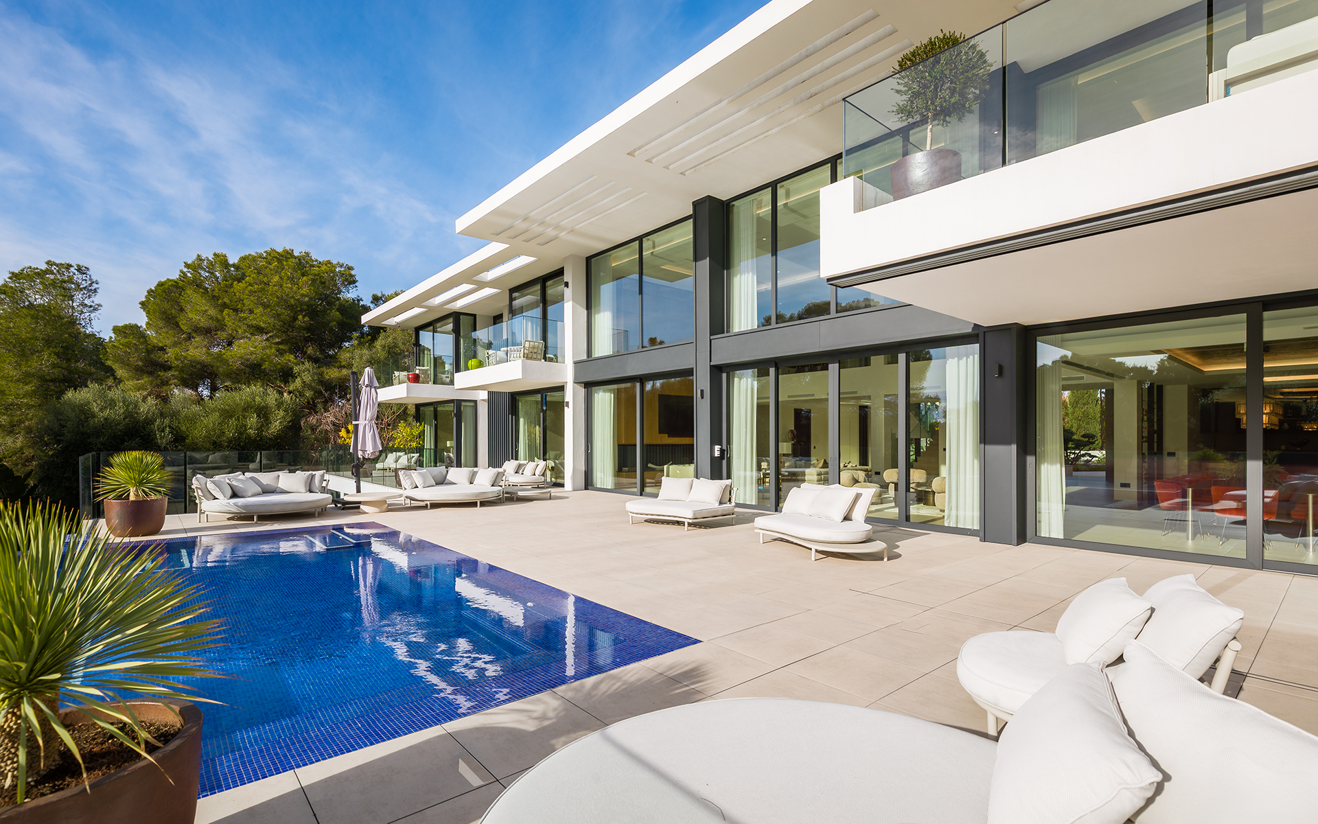 Villa · Sotogrande · (BHHSMAR-05353)