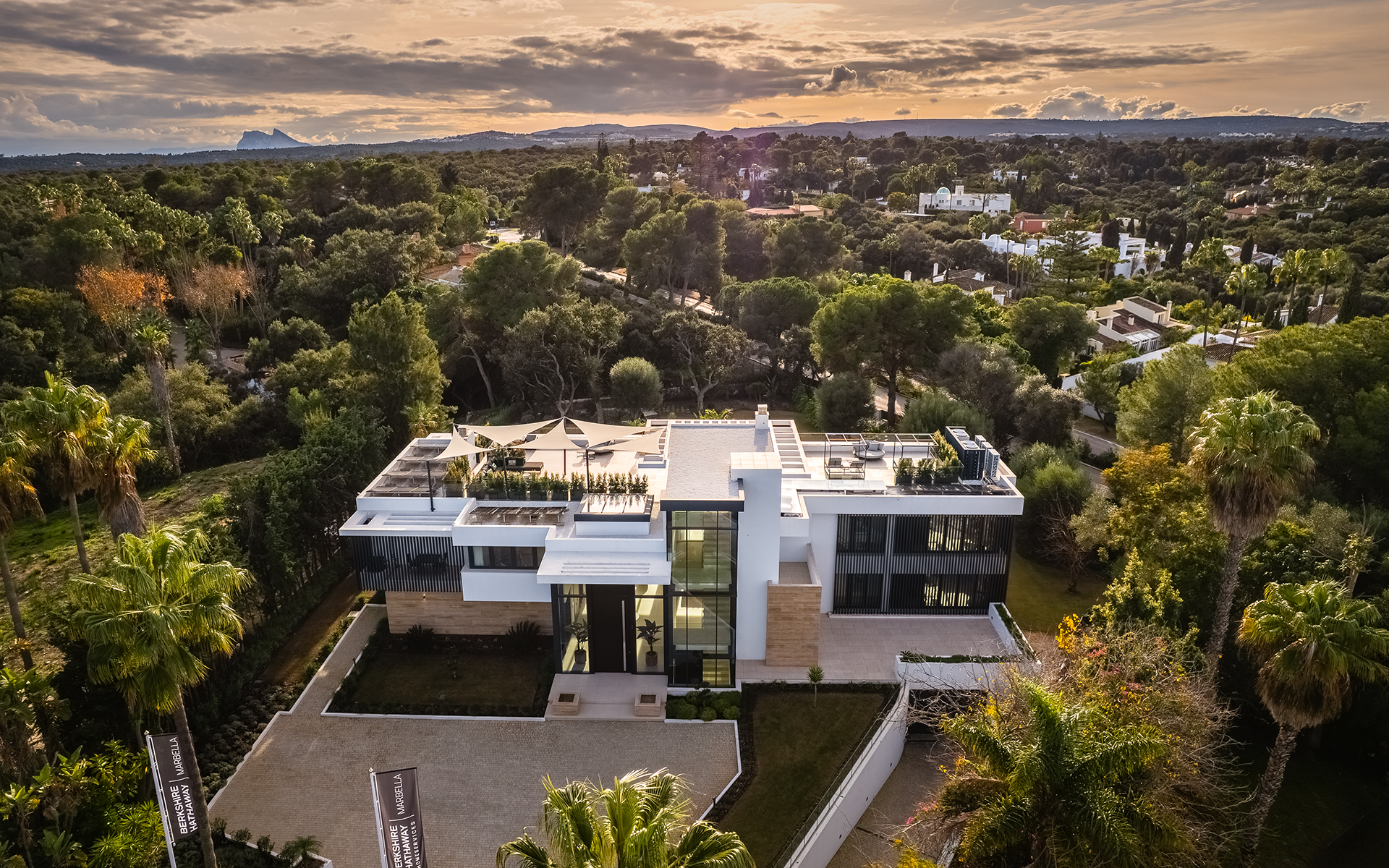 Villa · Sotogrande · (BHHSMAR-05353)