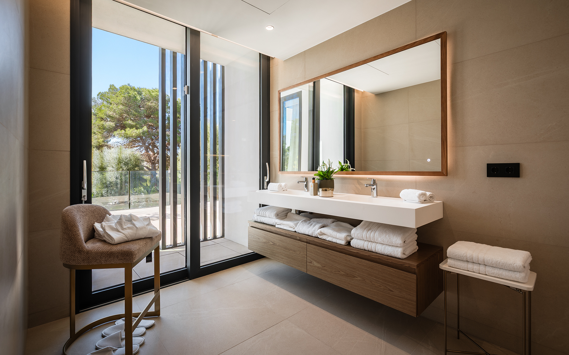 Villa · Sotogrande · (BHHSMAR-05353)