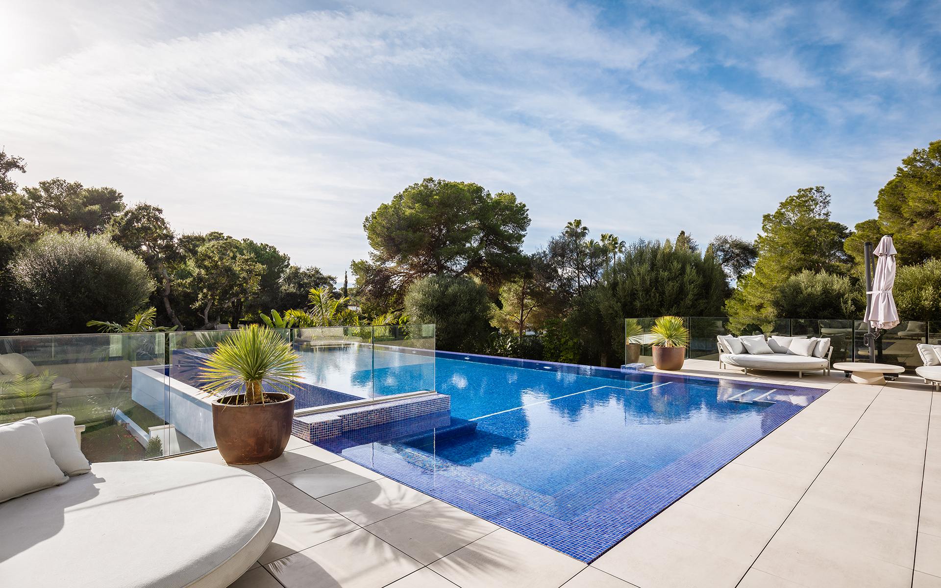 Villa · Sotogrande · (BHHSMAR-05353)
