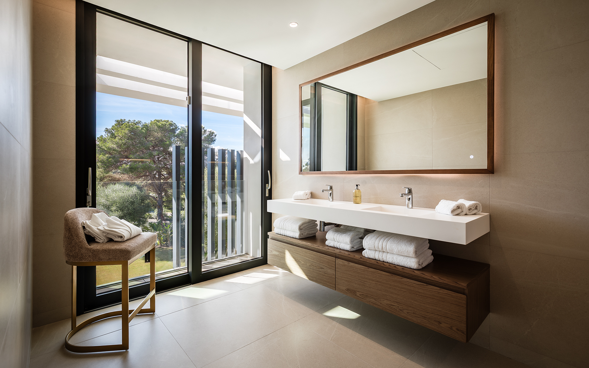 Villa · Sotogrande · (BHHSMAR-05353)