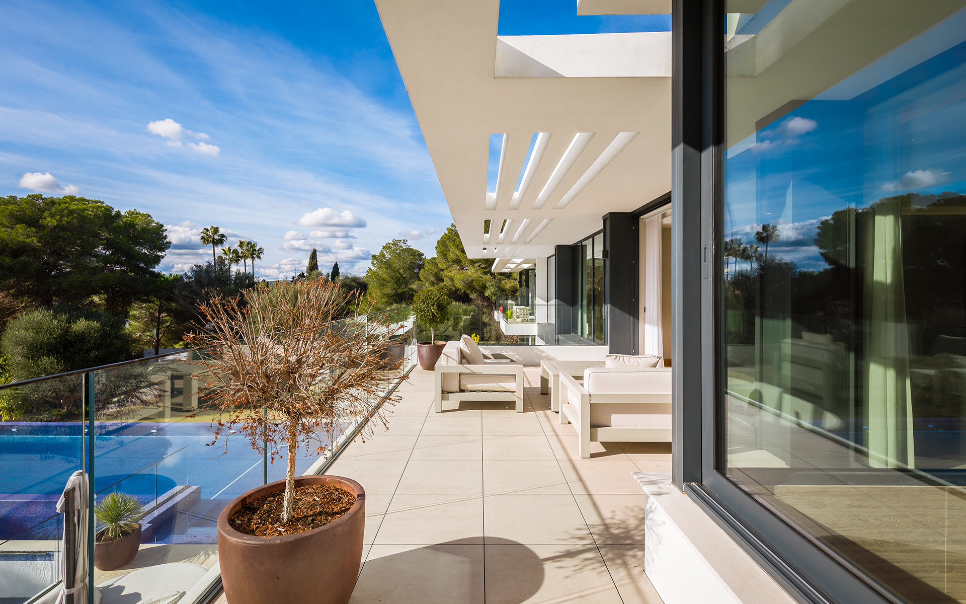 Villa · Sotogrande · (BHHSMAR-05353)