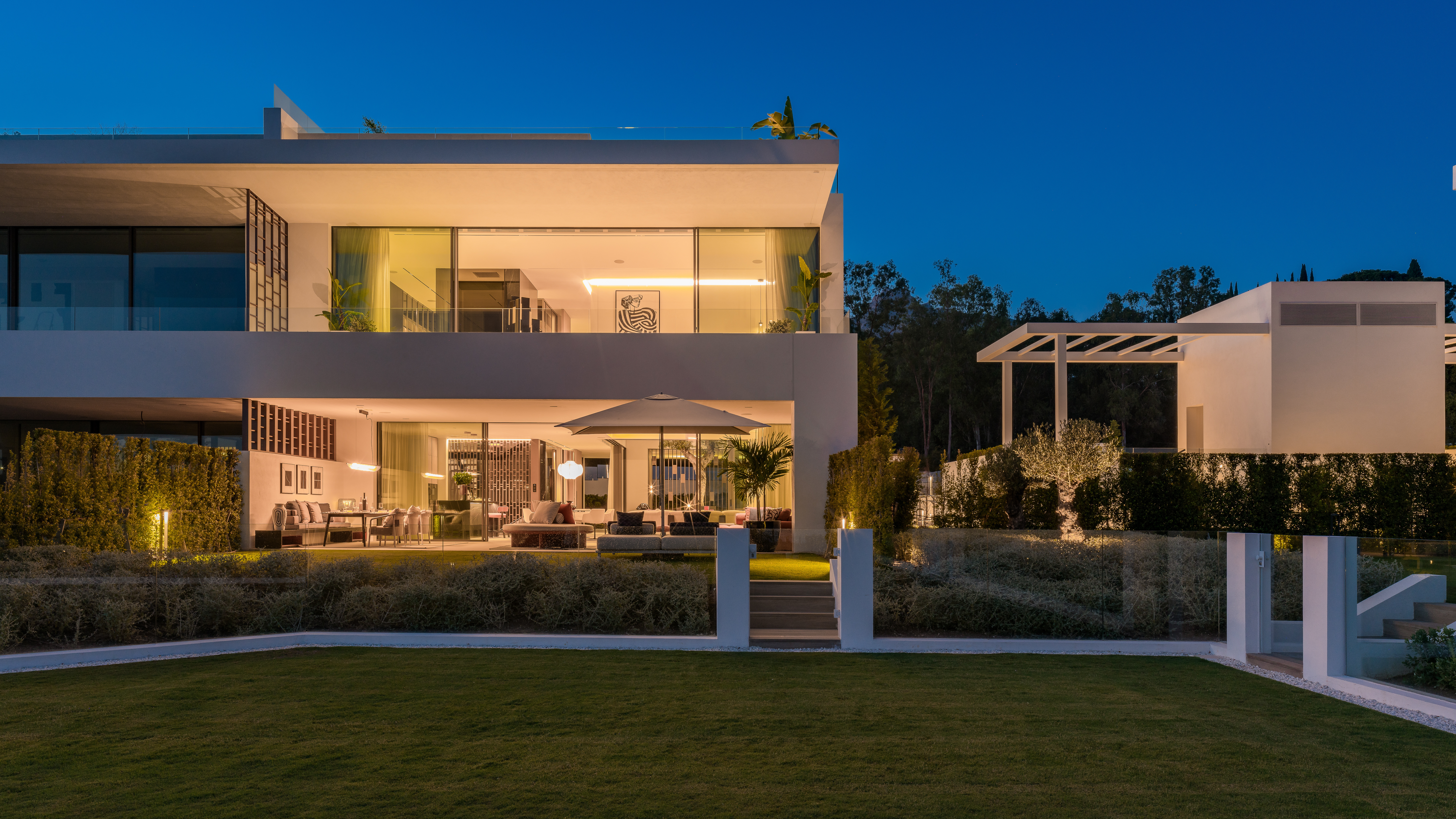 Semi Detached Villa · Marbella · (V12-9)
