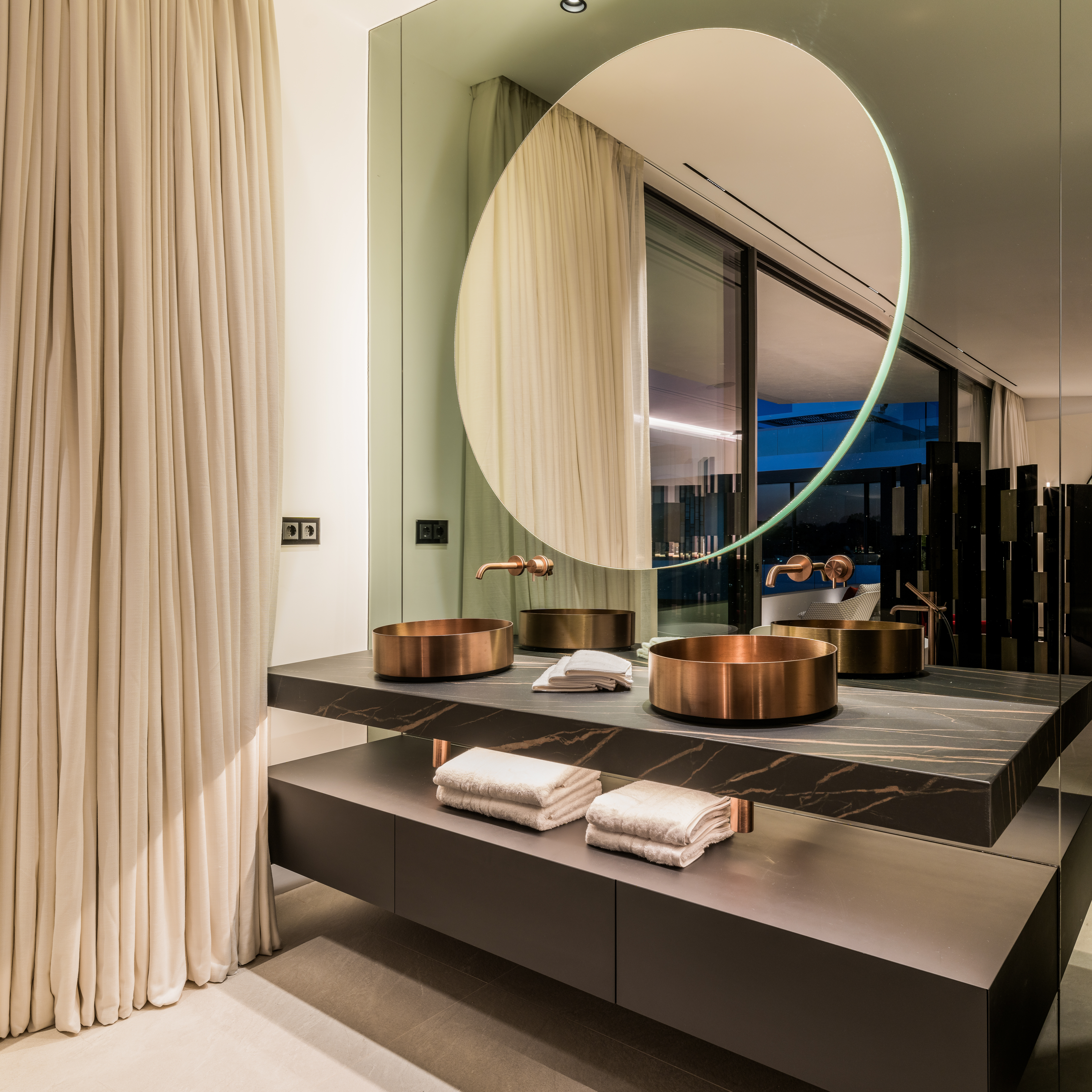 Semi Detached Villa · Marbella · (V12-9)