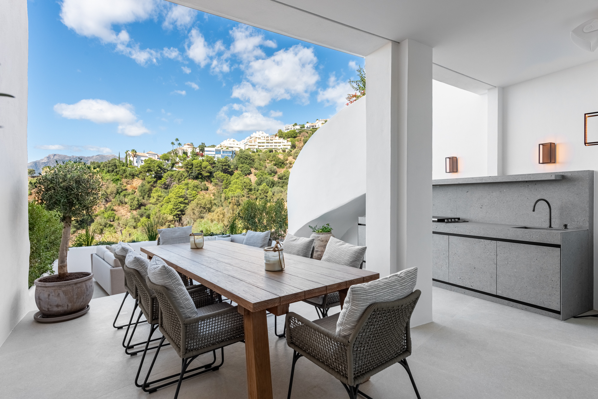Town House · Marbella · (NEWTH8990)