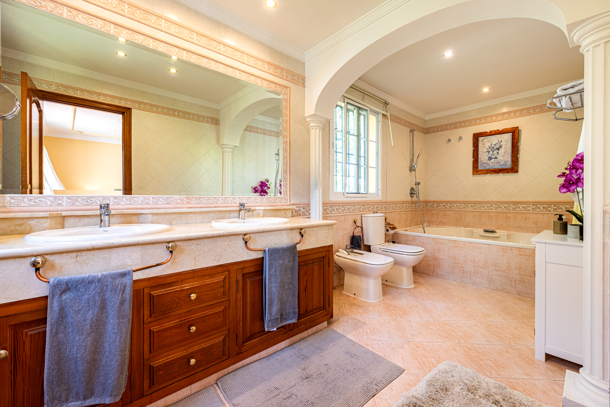 Villa · Marbella · (NEWV9402)