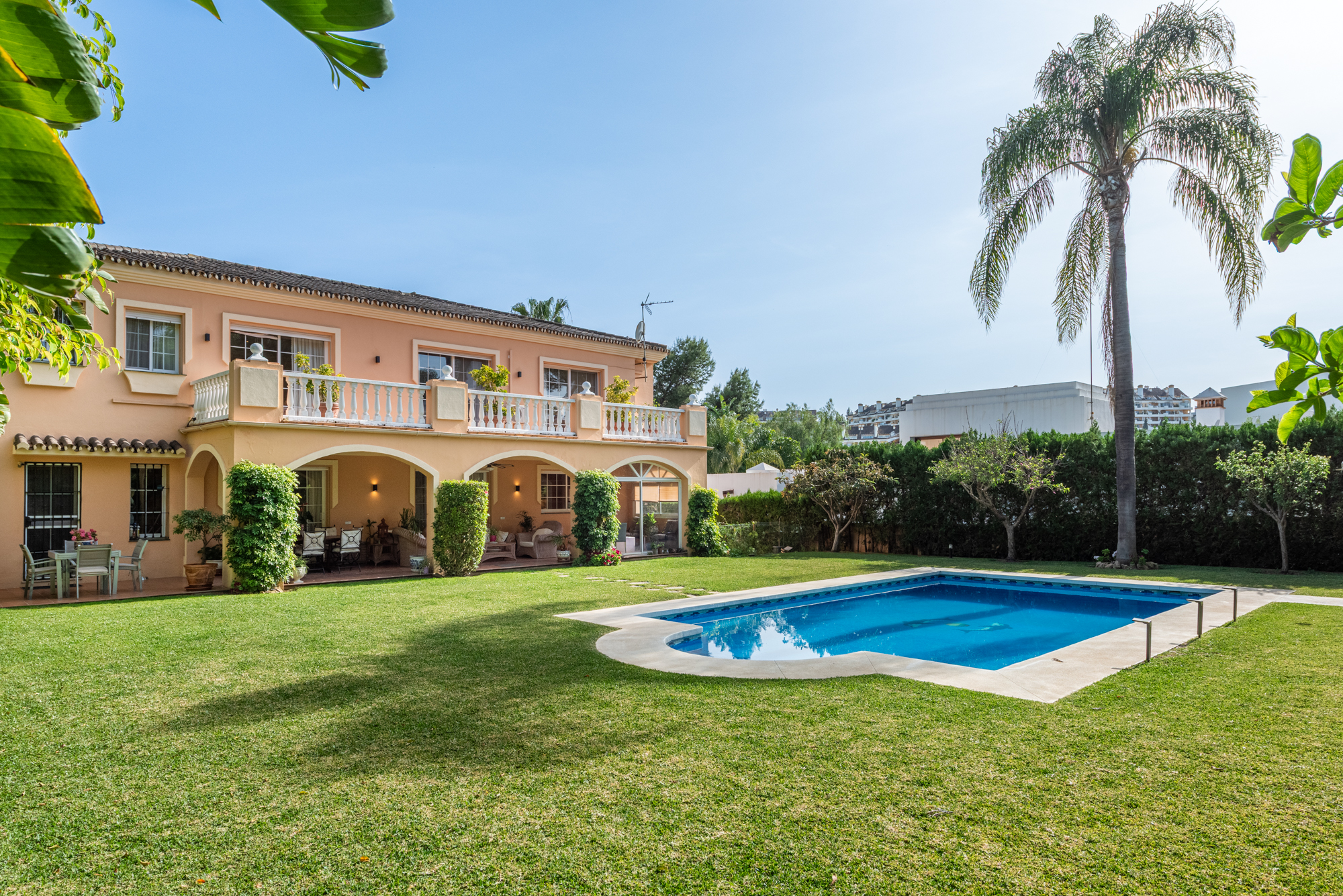 Villa · Marbella · (NEWV9402)