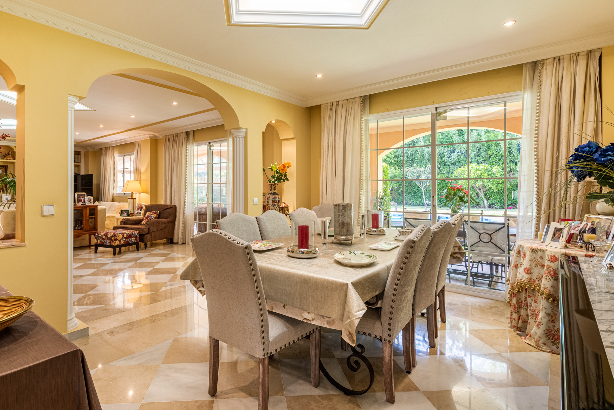 Villa · Marbella · (NEWV9402)