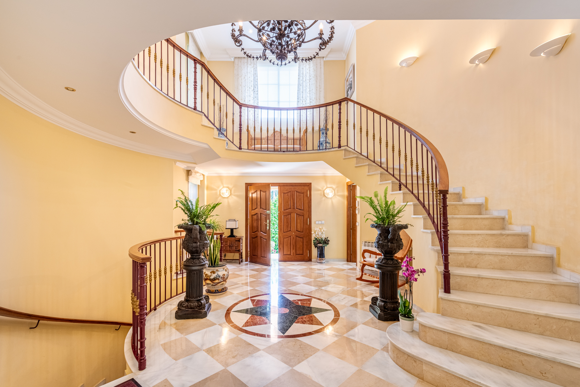 Villa · Marbella · (NEWV9402)