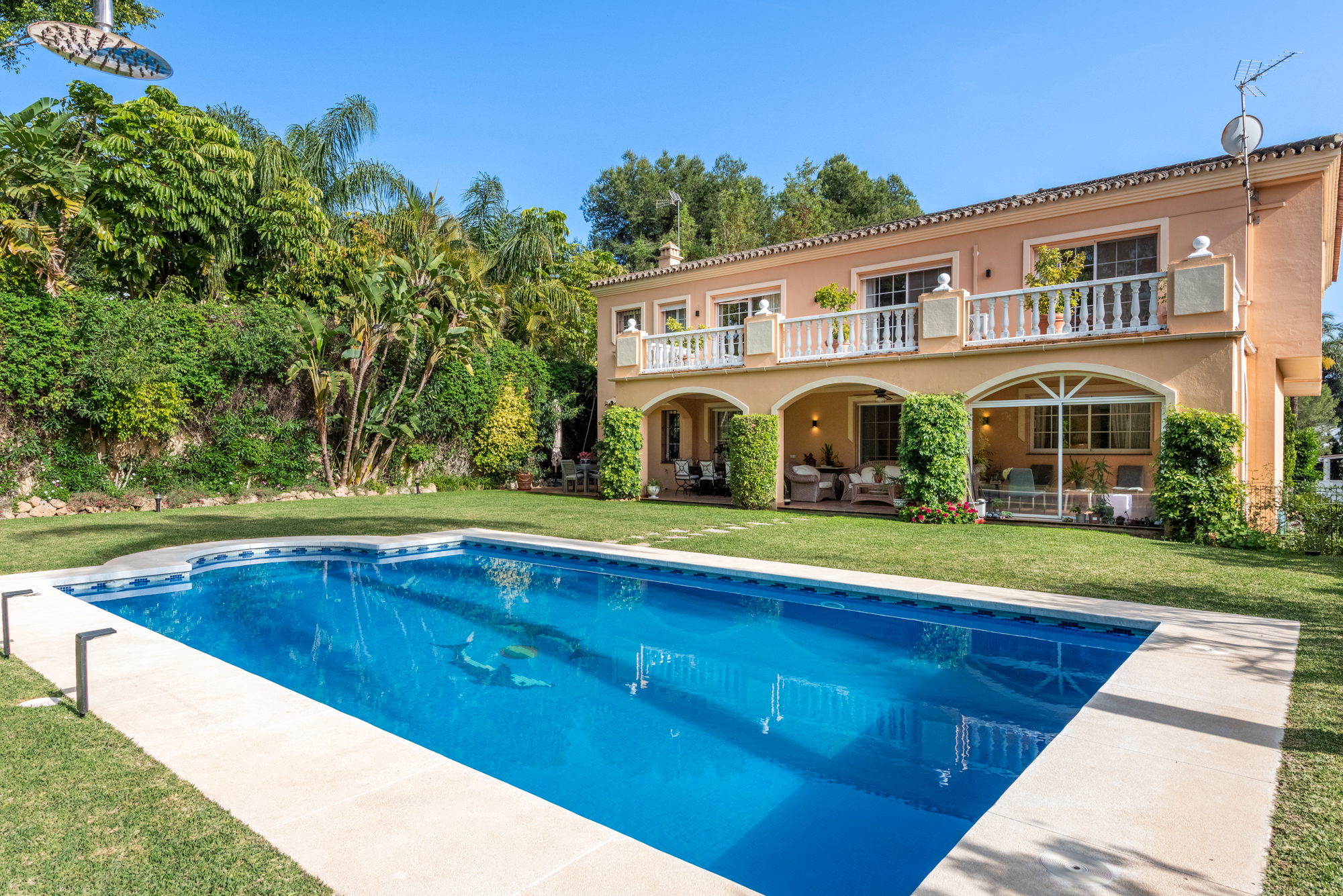 Villa · Marbella · (NEWV9402)