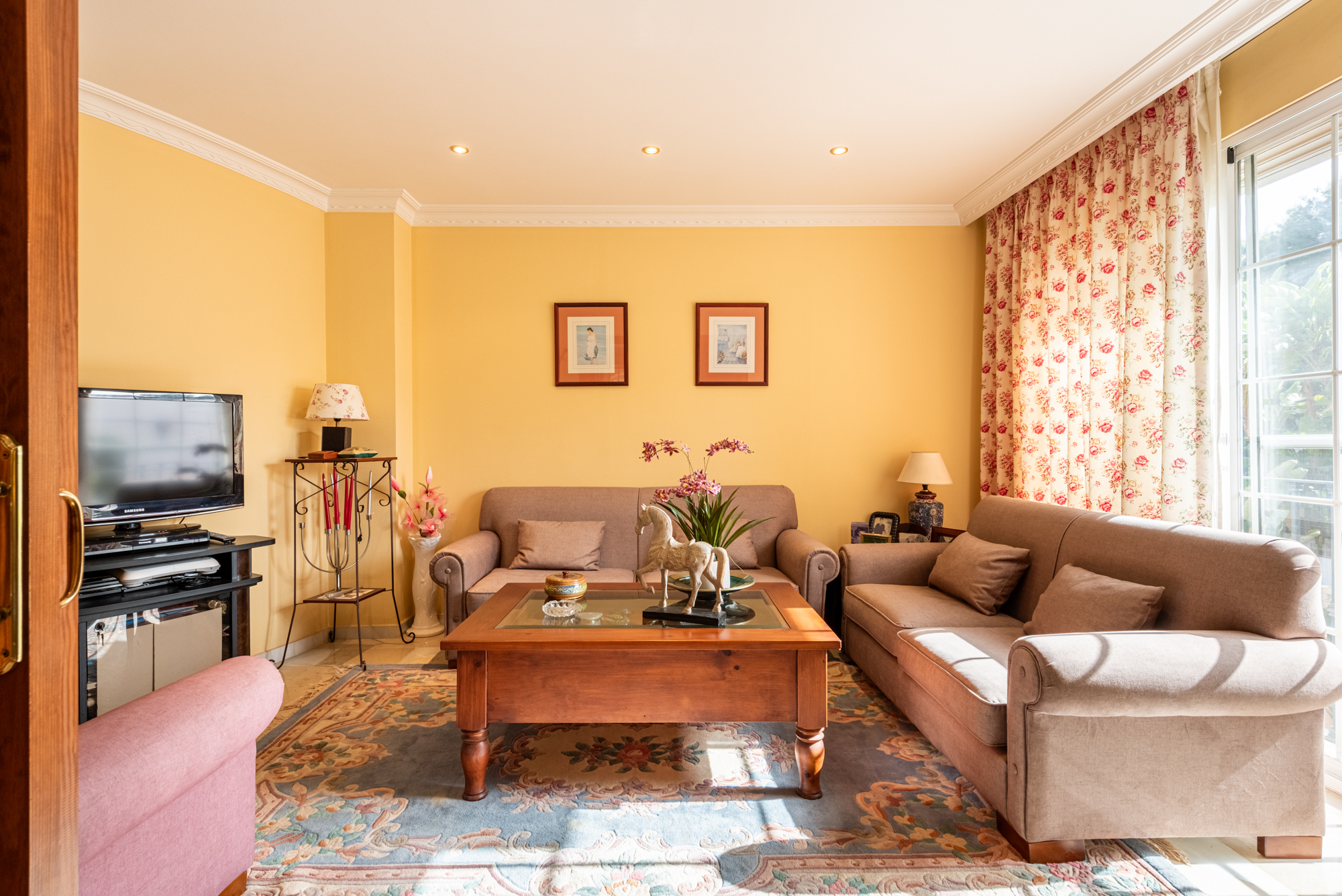 Villa · Marbella · (NEWV9402)