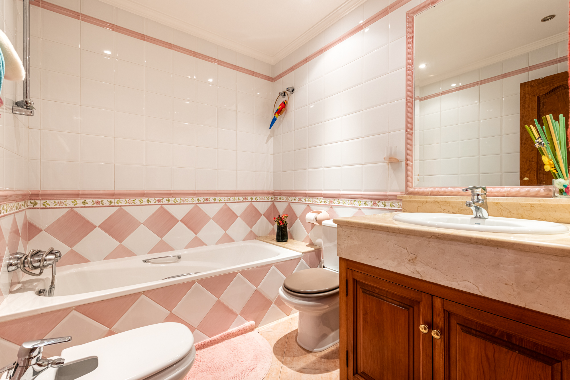 Villa · Marbella · (NEWV9402)