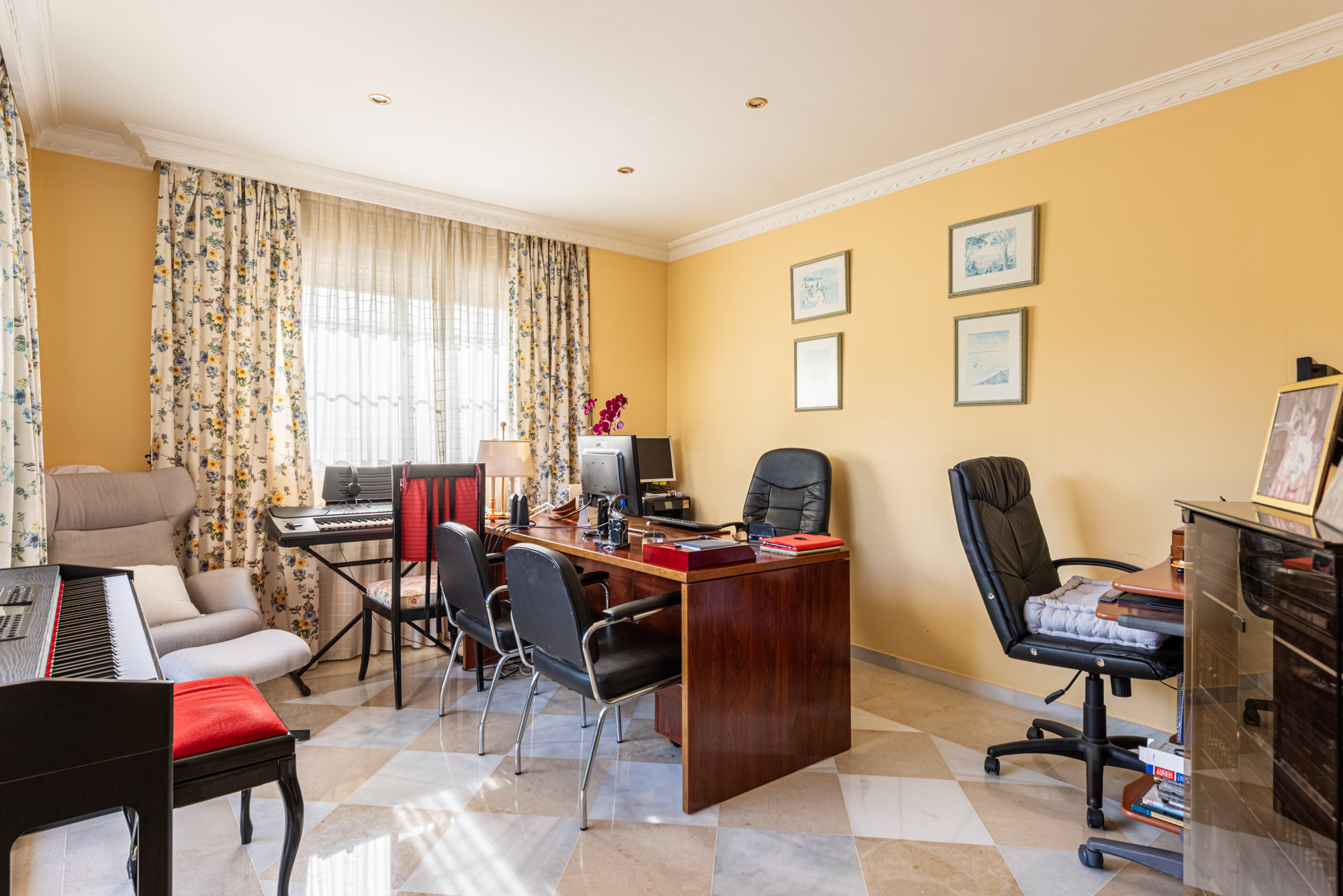 Villa · Marbella · (NEWV9402)