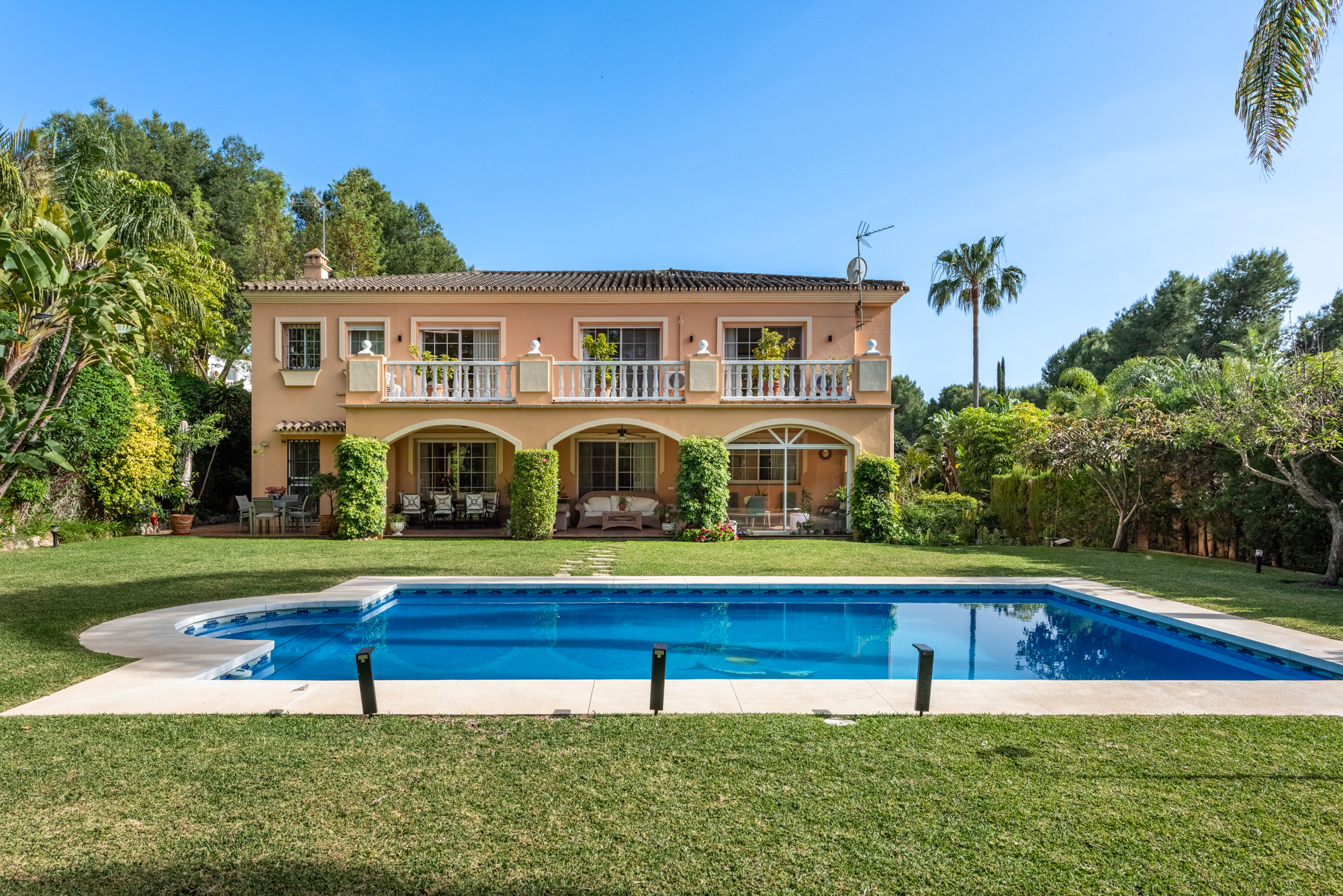Villa · Marbella · (NEWV9402)