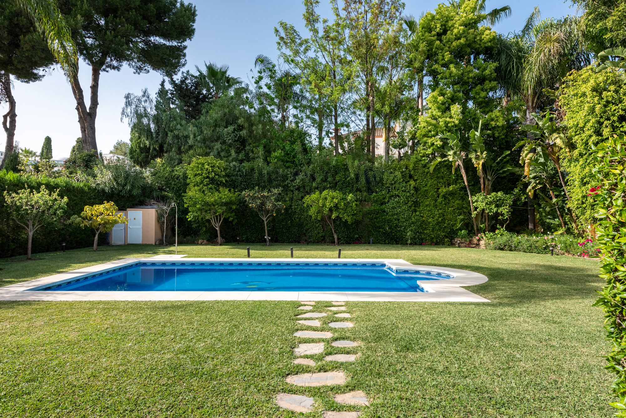 Villa · Marbella · (NEWV9402)