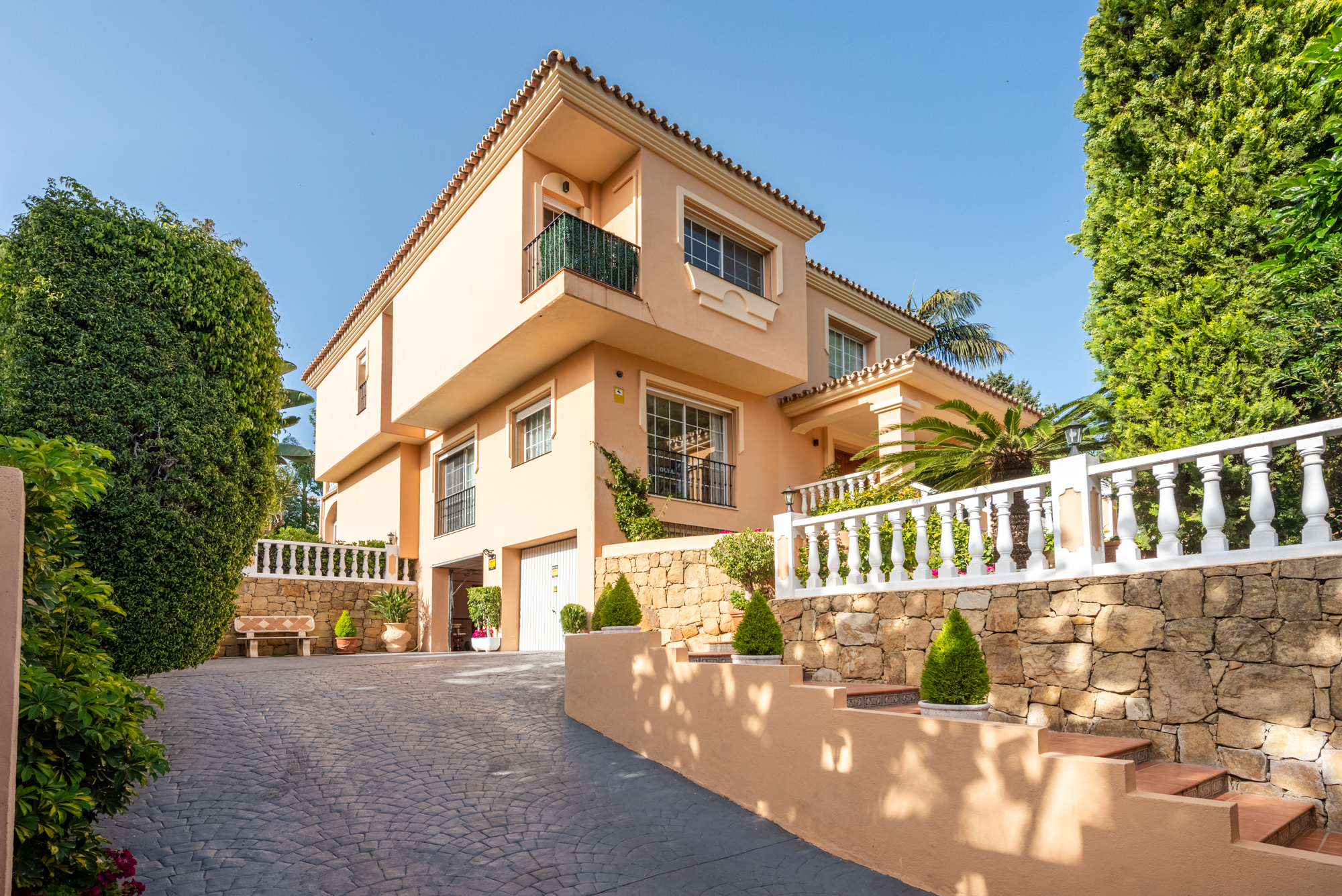 Villa · Marbella · (NEWV9402)