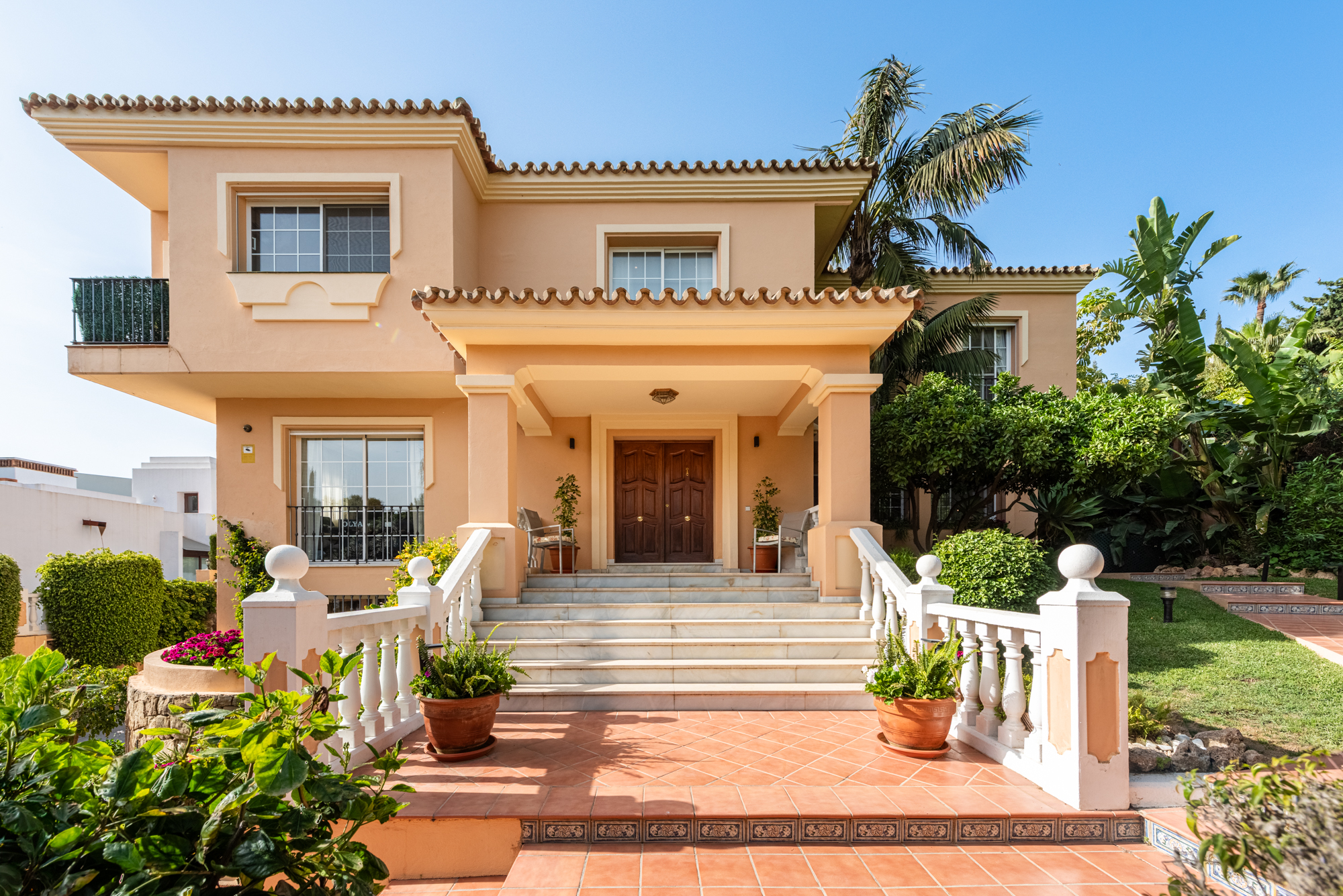 Villa · Marbella · (NEWV9402)