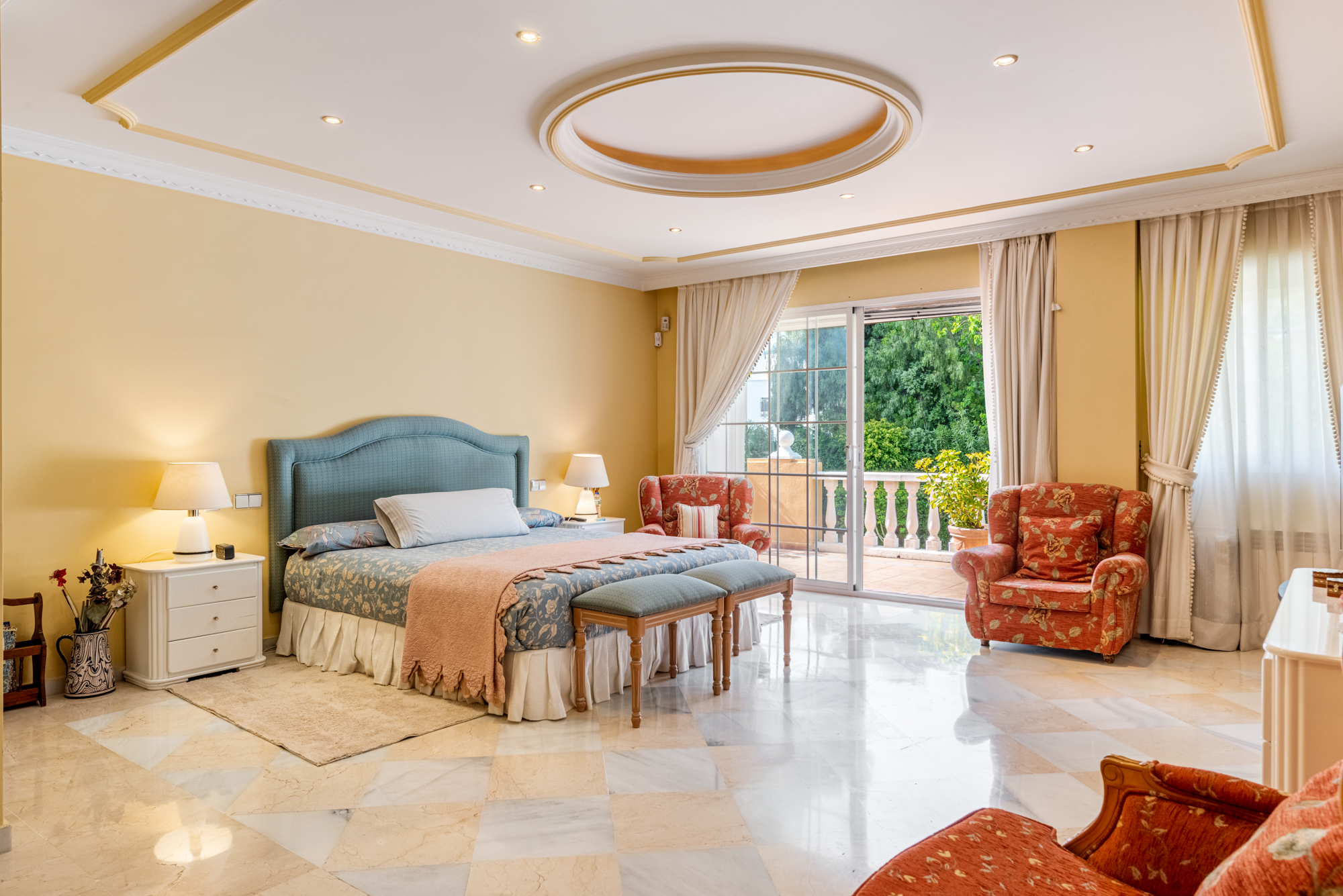 Villa · Marbella · (NEWV9402)