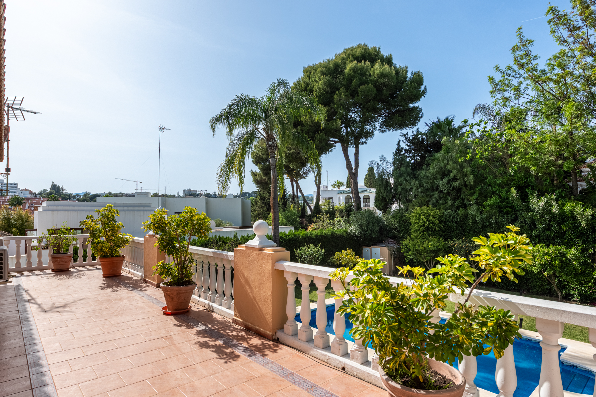 Villa · Marbella · (NEWV9402)