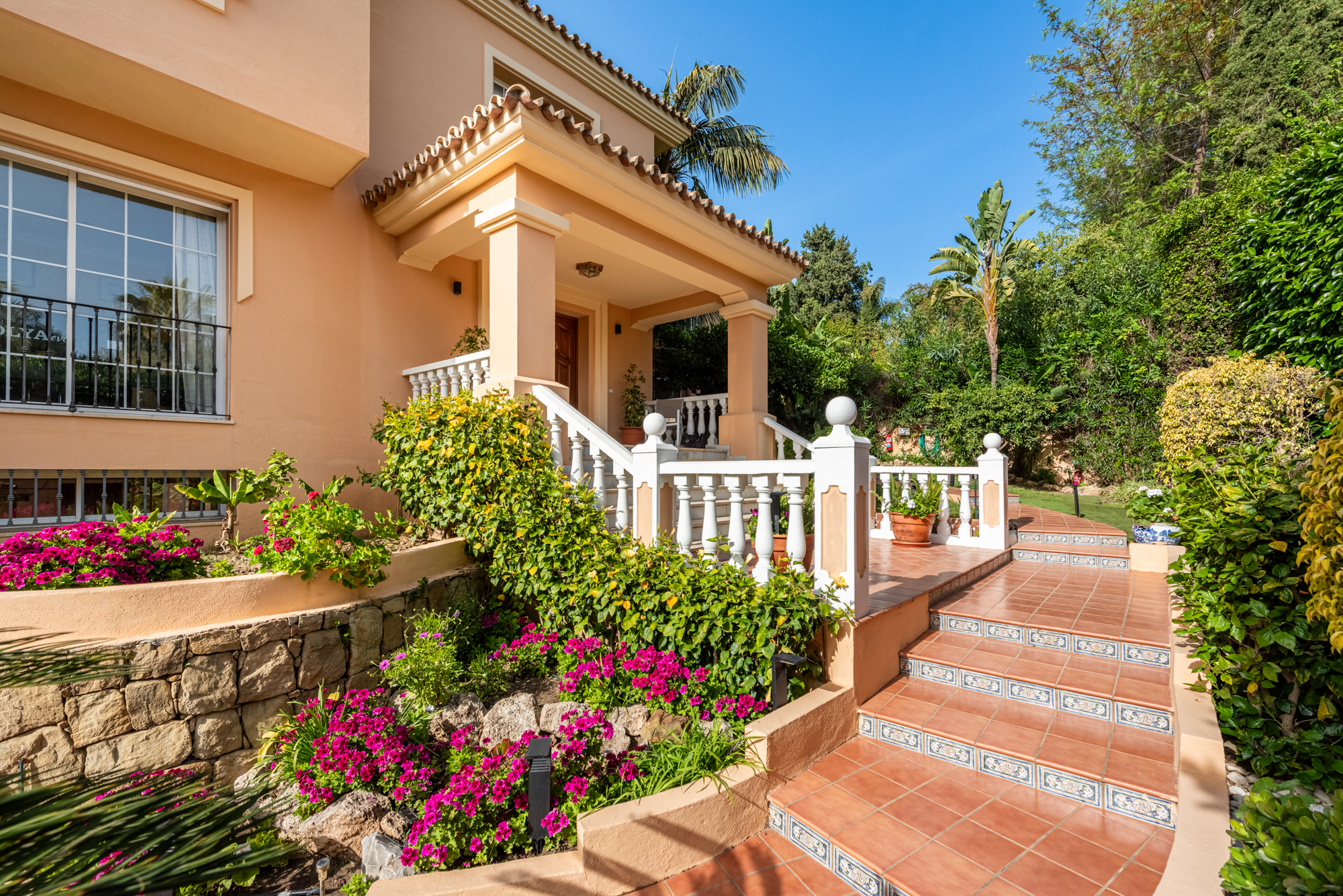 Villa · Marbella · (NEWV9402)