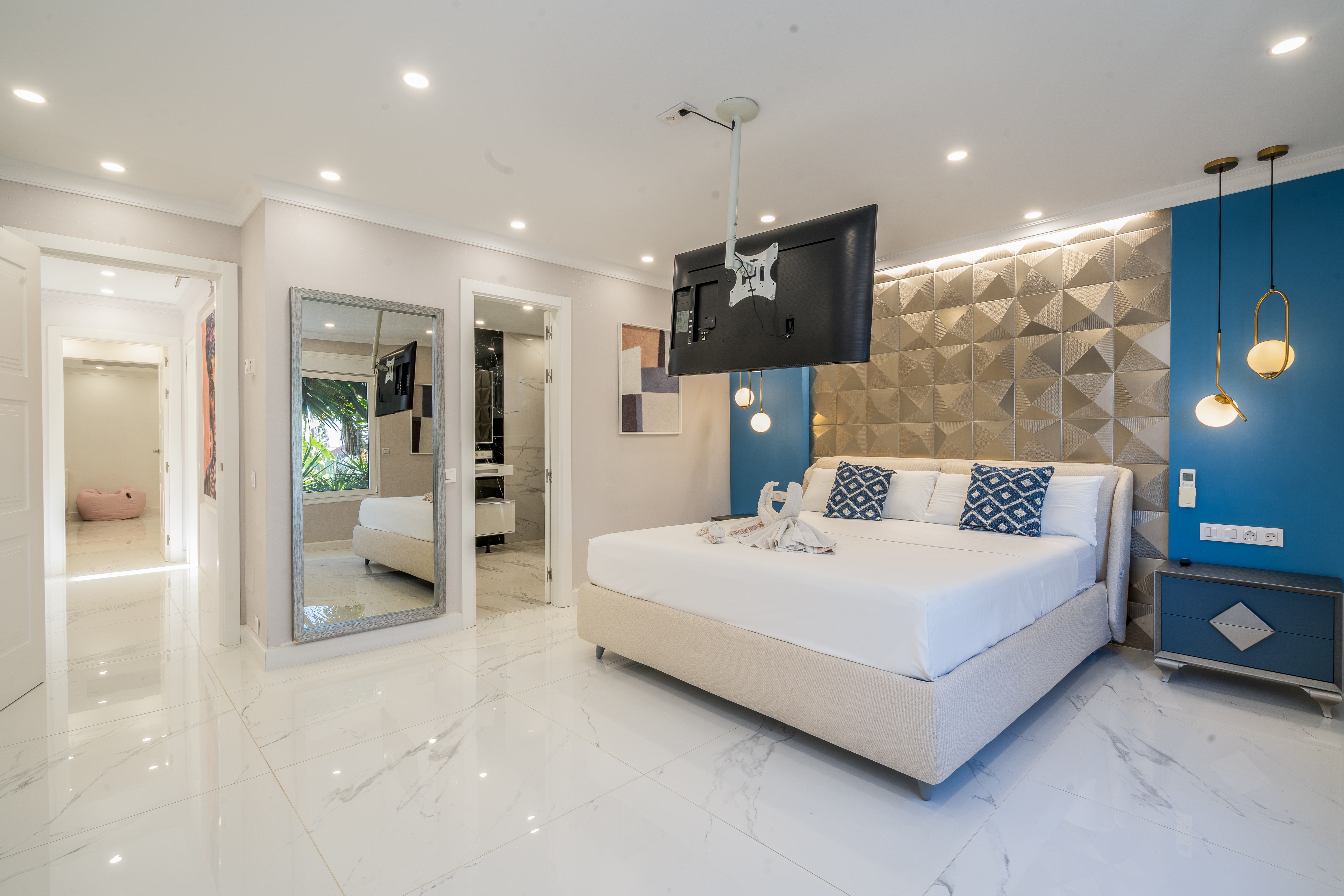 Villa · Marbella · (361-11701P-DUP)