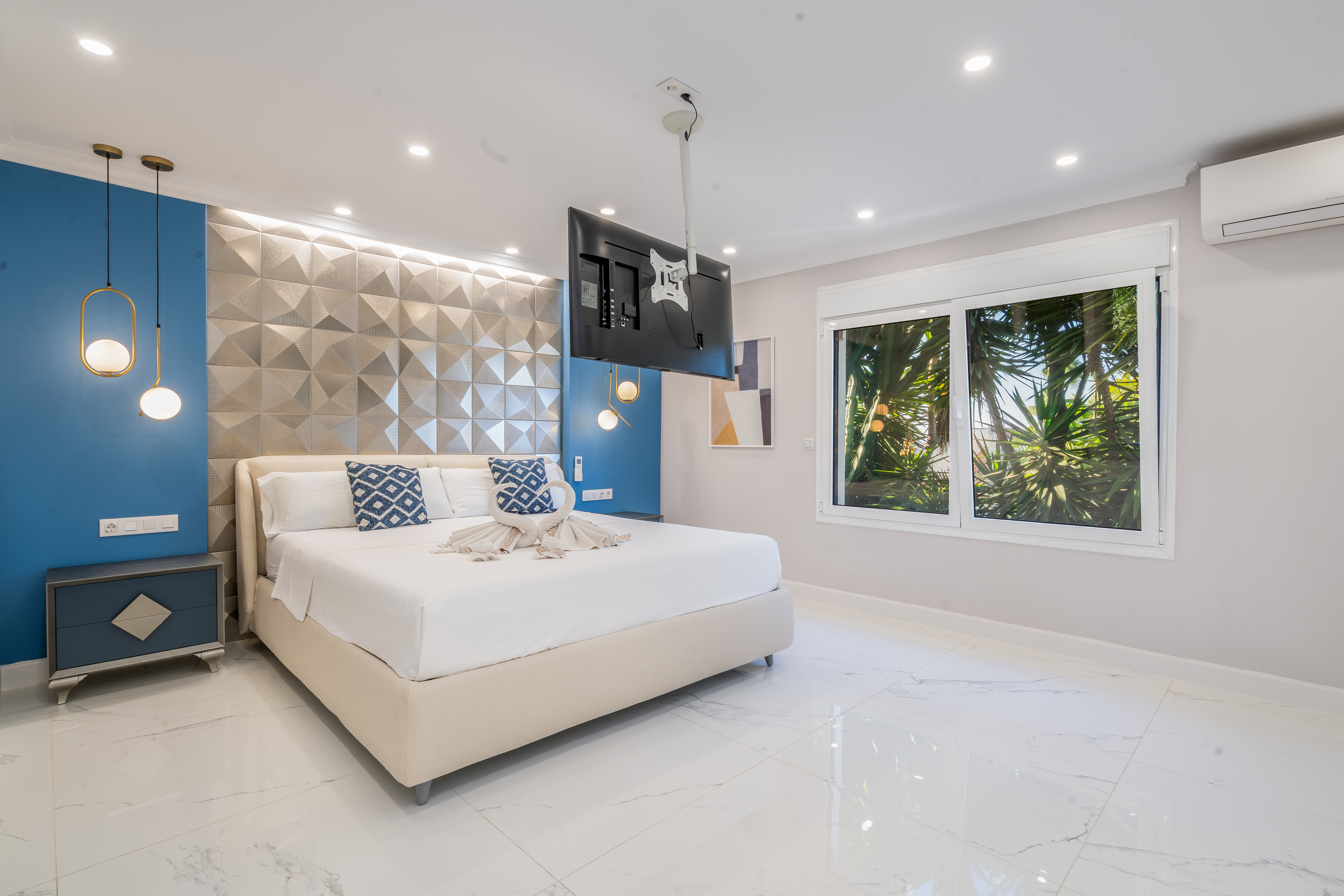 Villa · Marbella · (361-11701P-DUP)