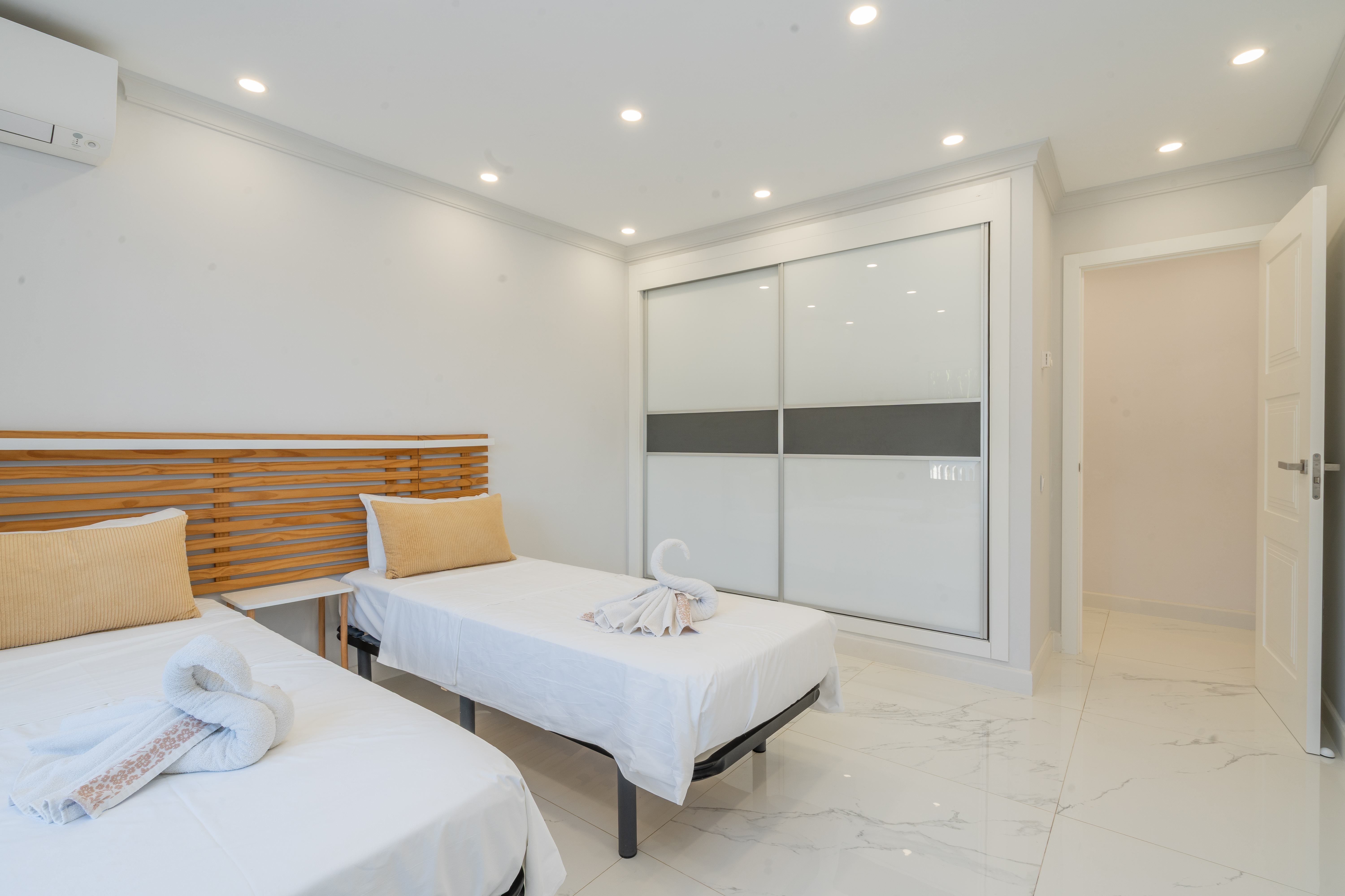 Villa · Marbella · (361-11701P-DUP)