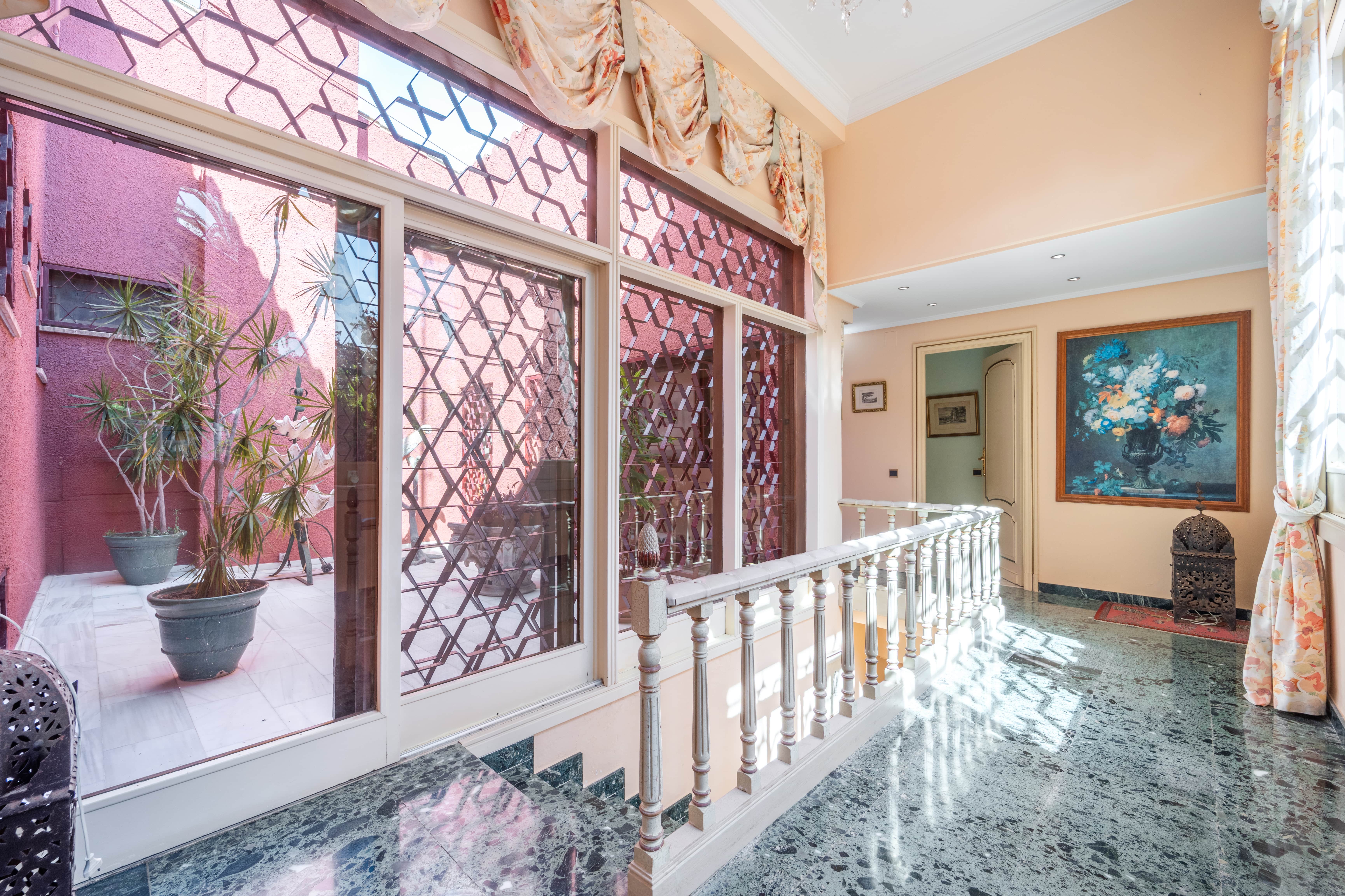 Villa · Estepona · (395-AP9882)