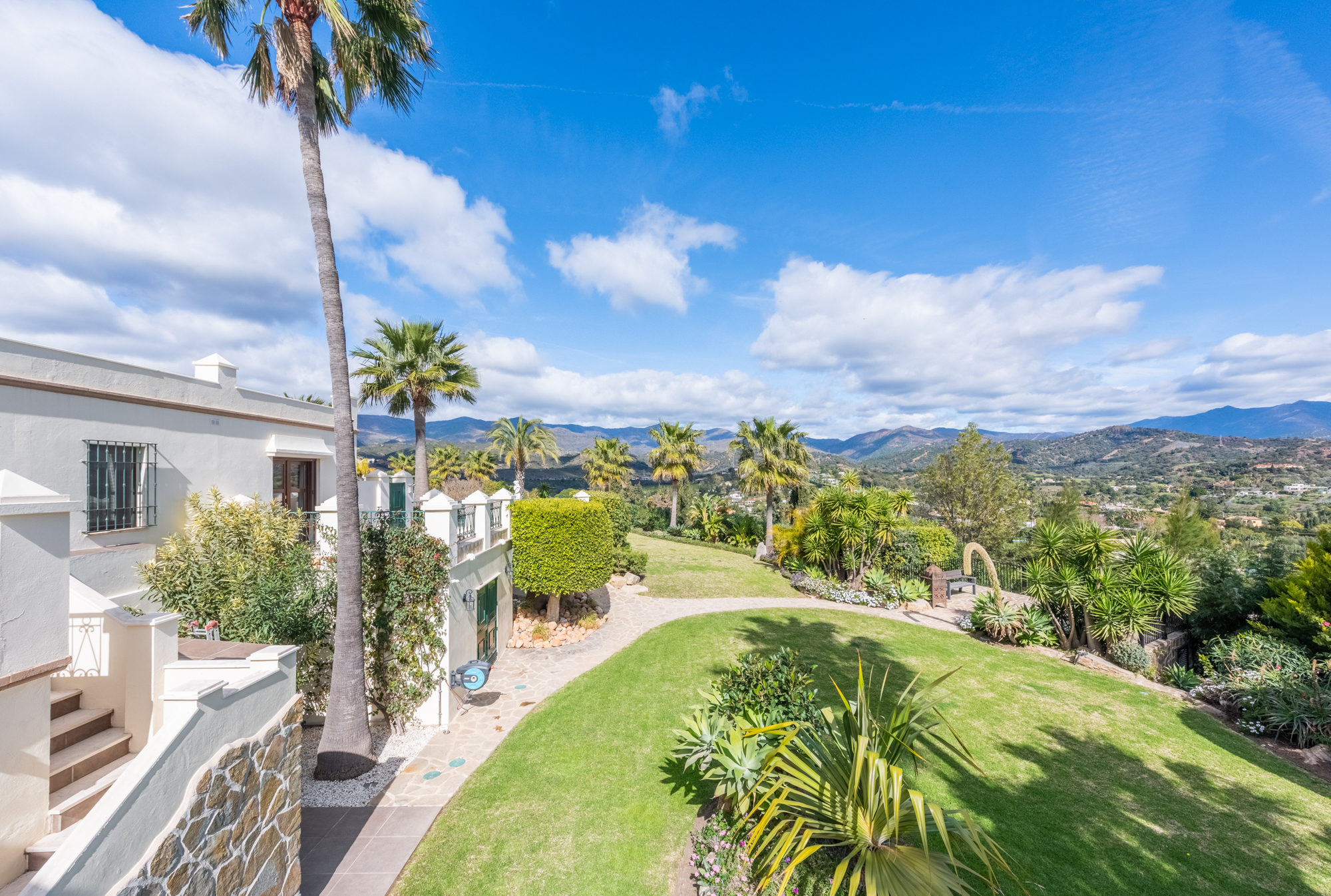 Villa · Estepona · (R4675324)