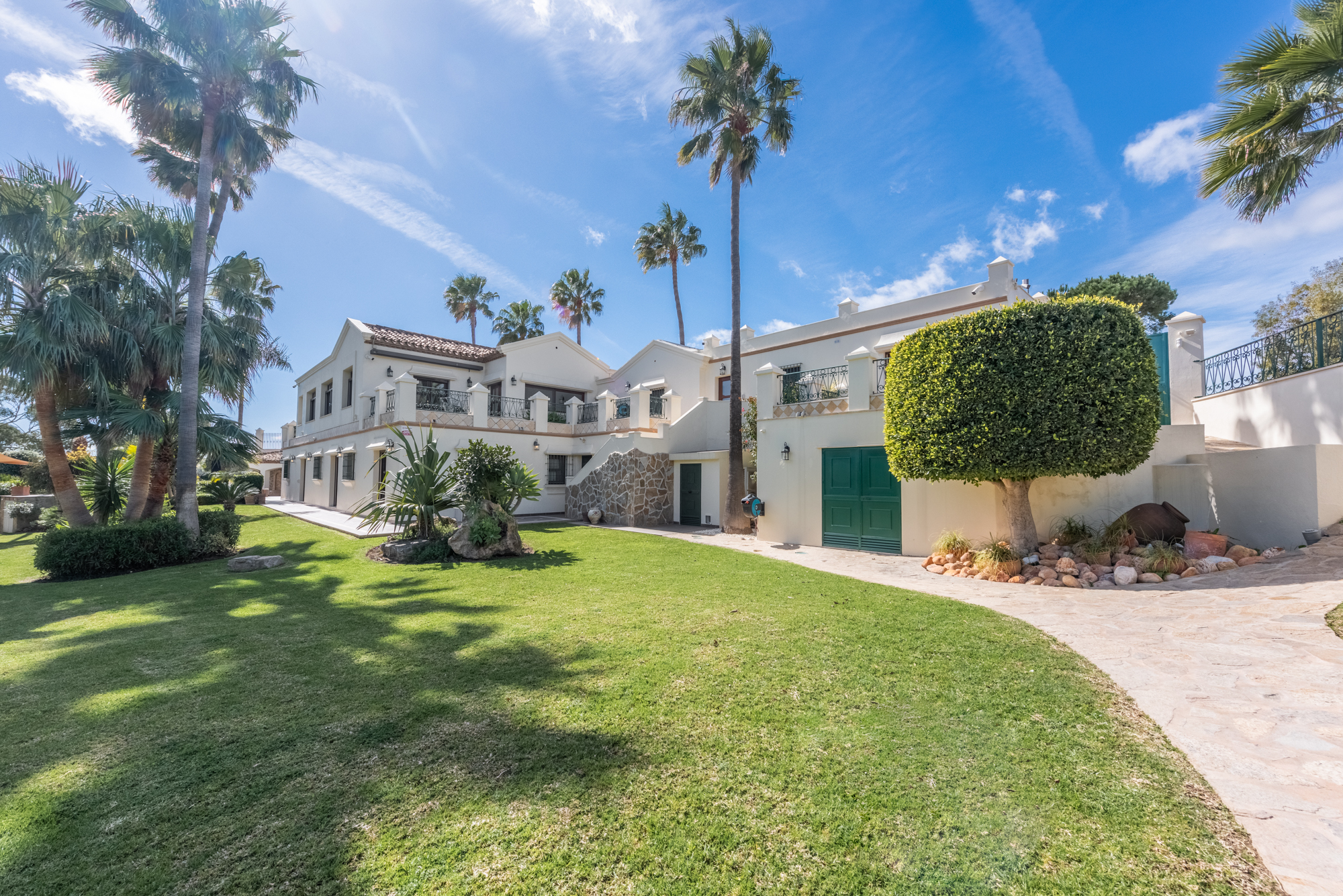Villa · Estepona · (R4675324)