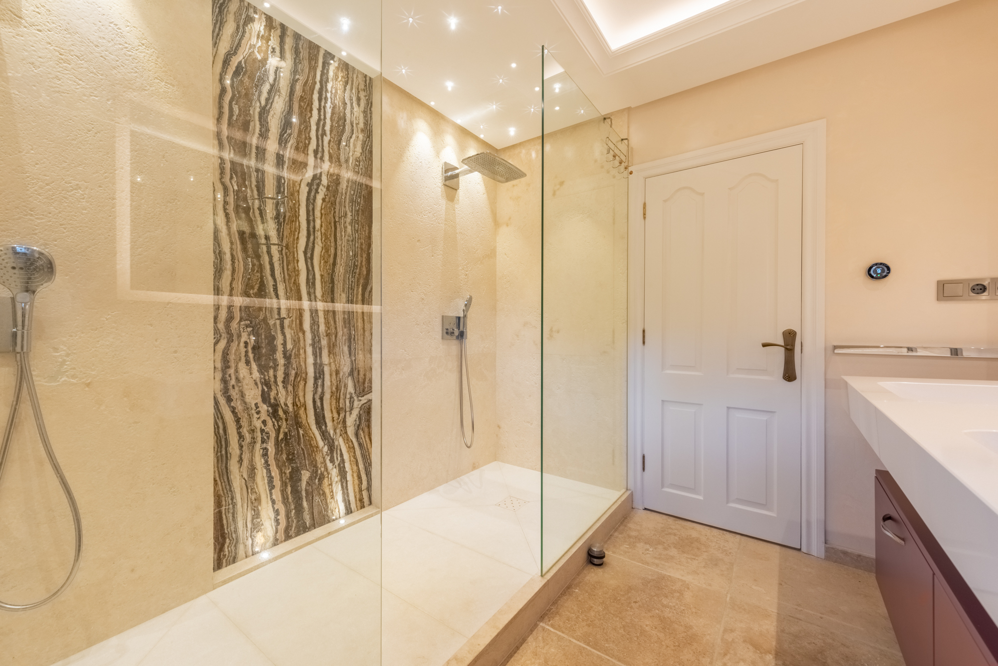 Villa · Estepona · (R4675324)