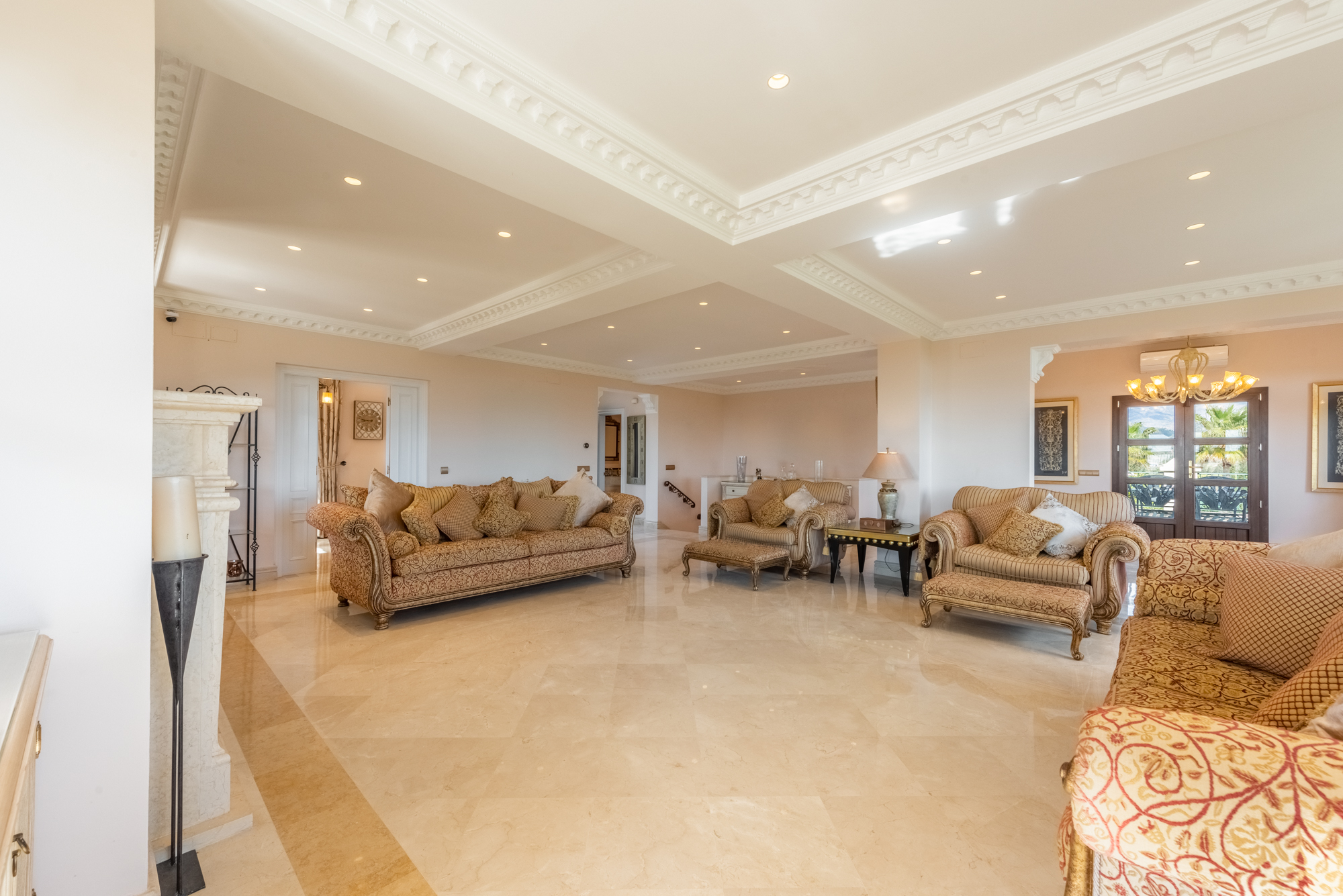 Villa · Estepona · (R4675324)