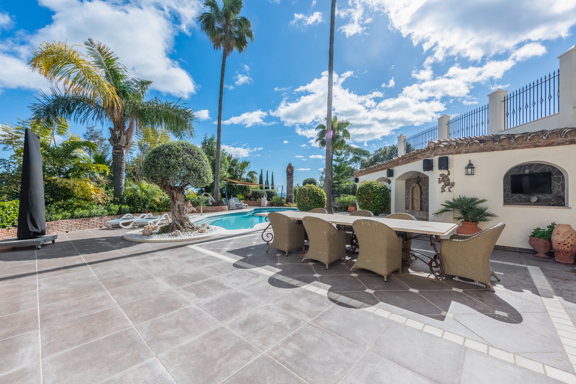 Villa · Estepona · (R4675324)