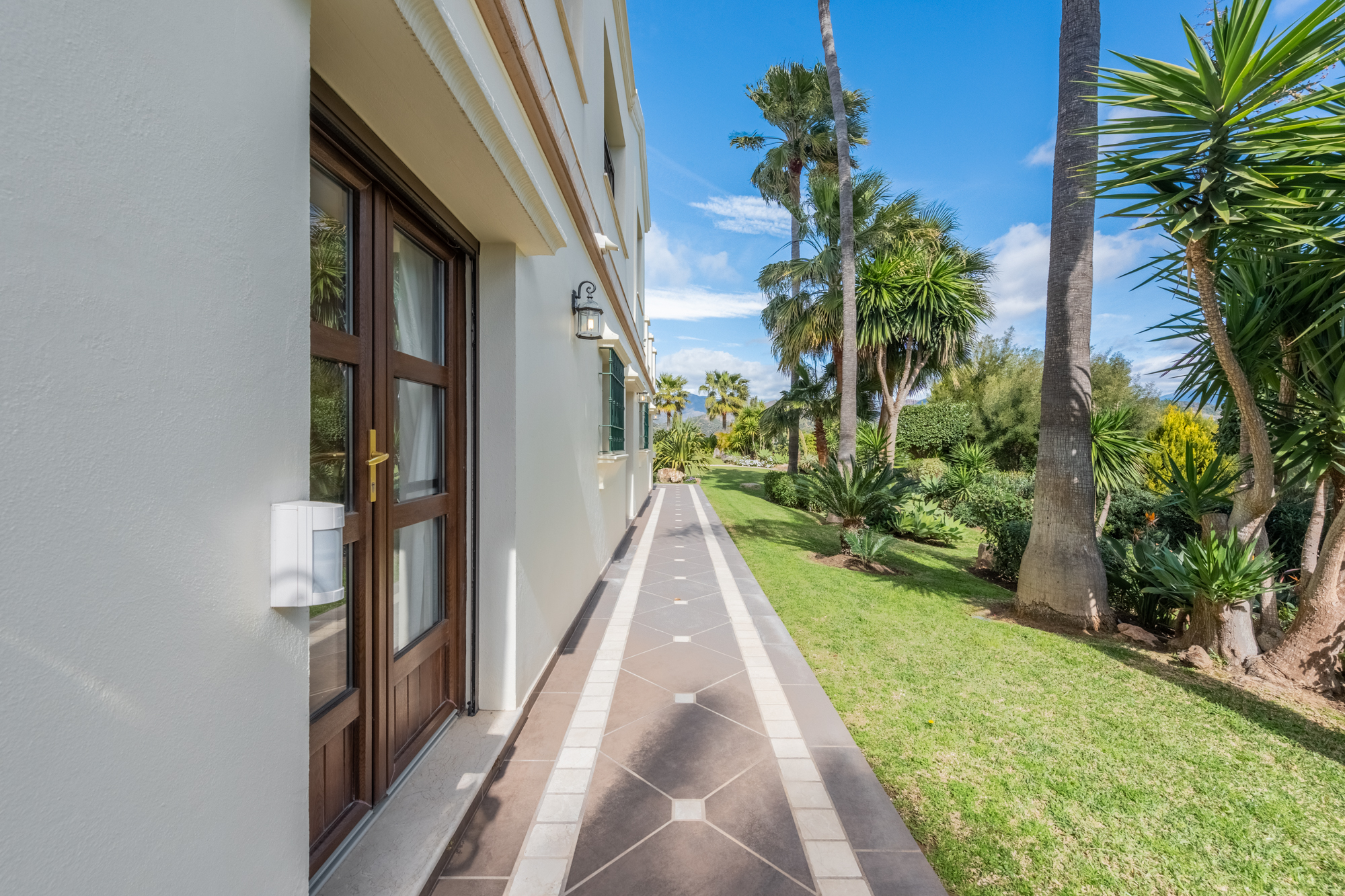Villa · Estepona · (R4675324)