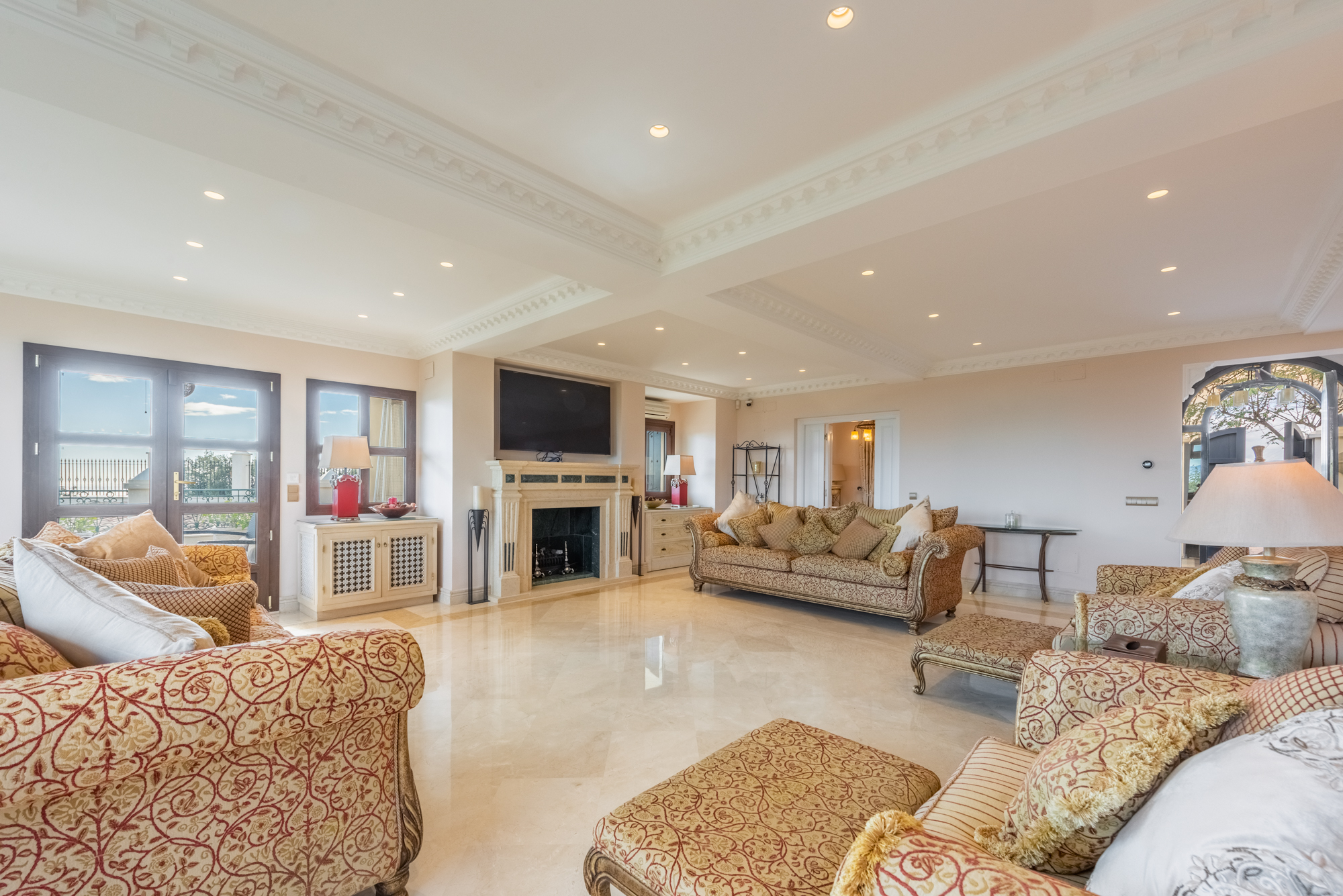 Villa · Estepona · (R4675324)