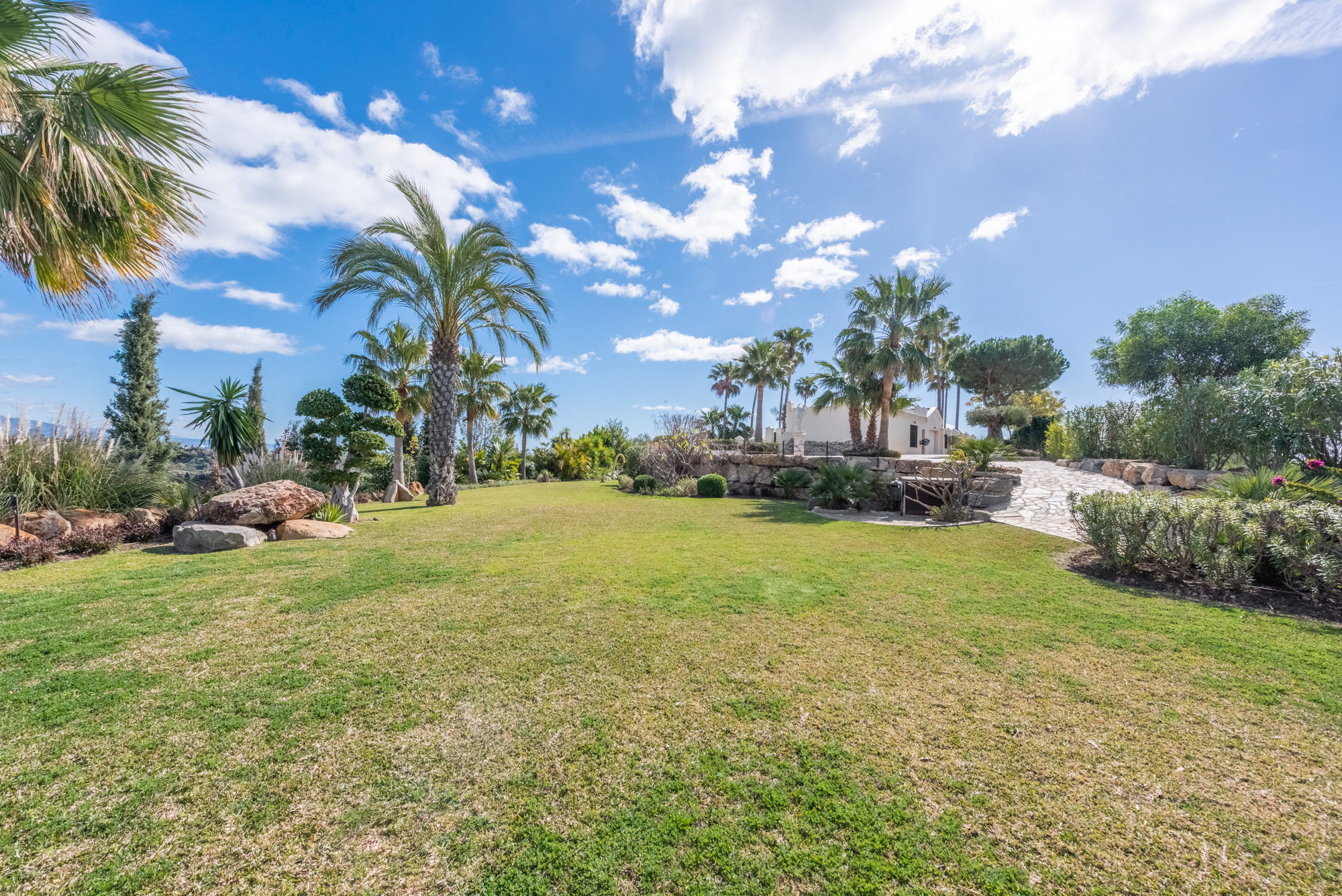 Villa · Estepona · (R4675324)