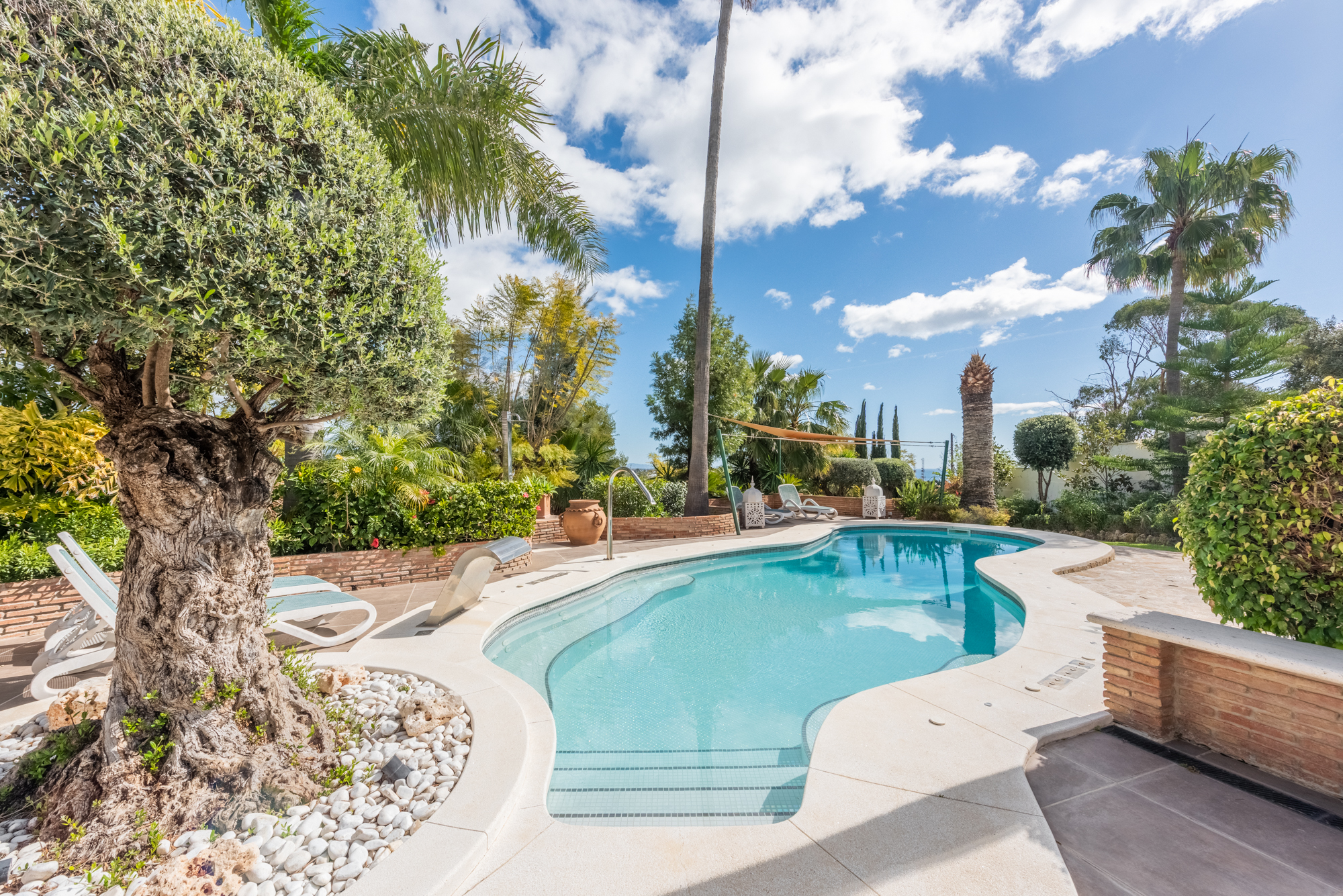 Villa · Estepona · (R4675324)