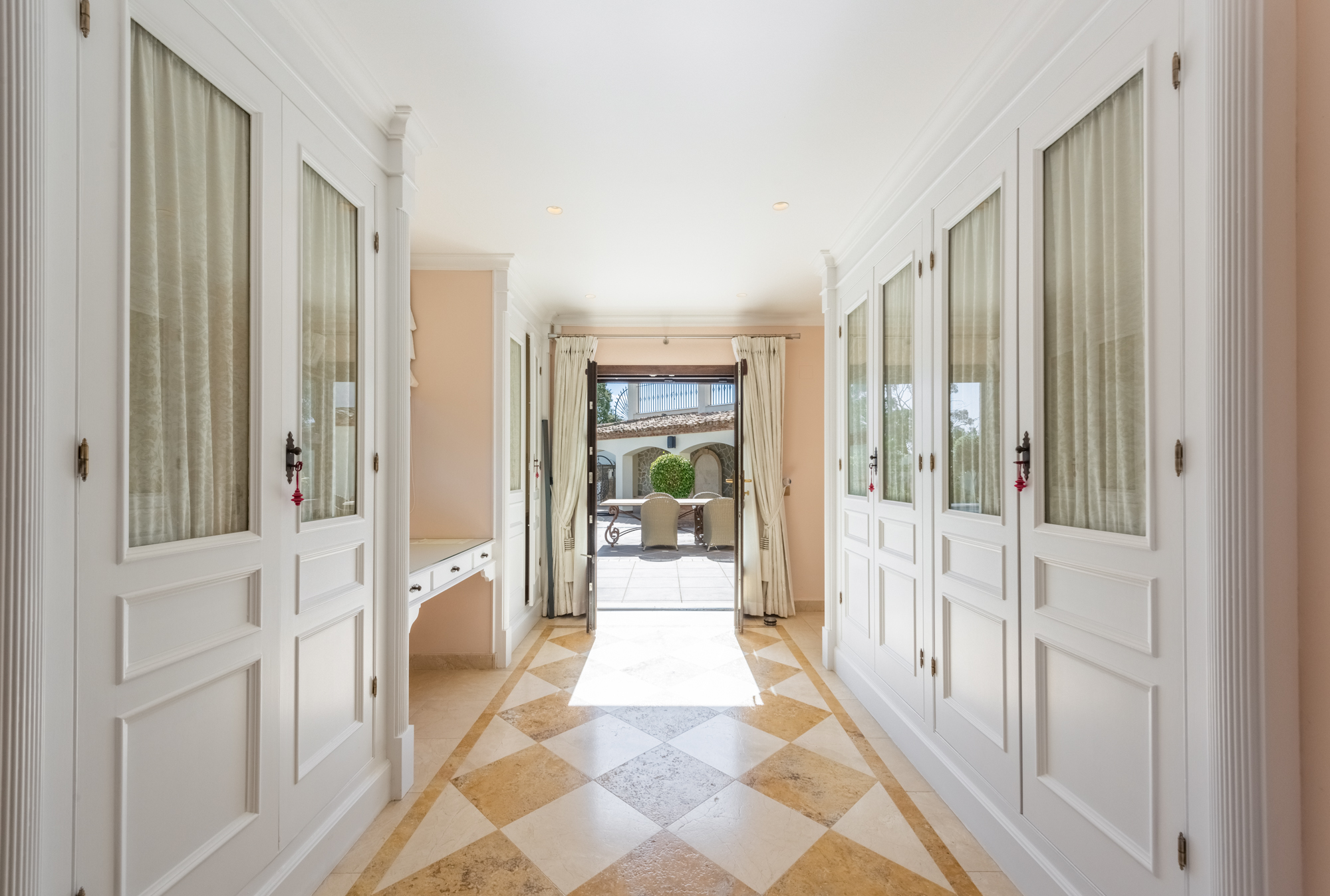 Villa · Estepona · (R4675324)