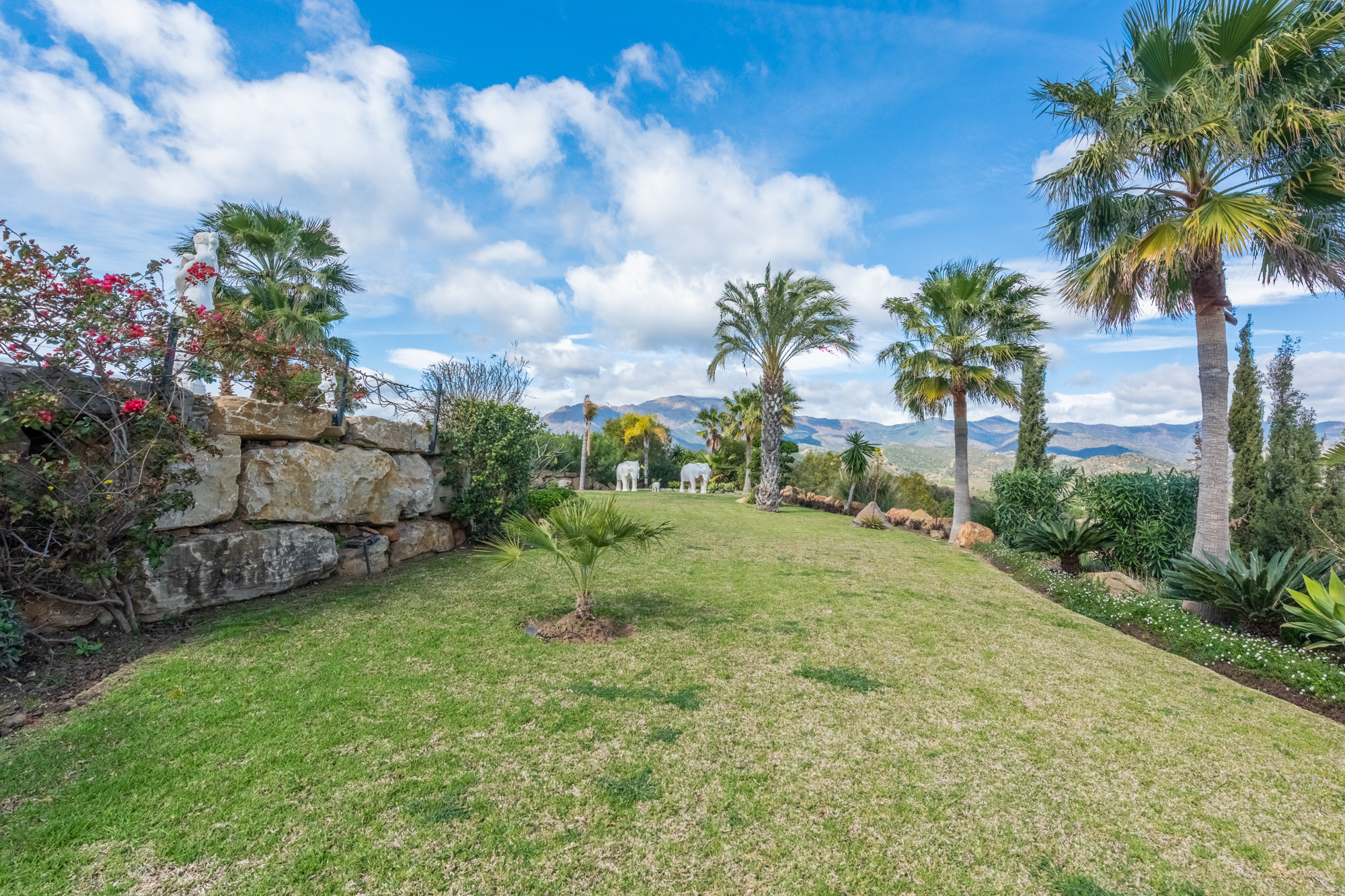 Villa · Estepona · (R4675324)