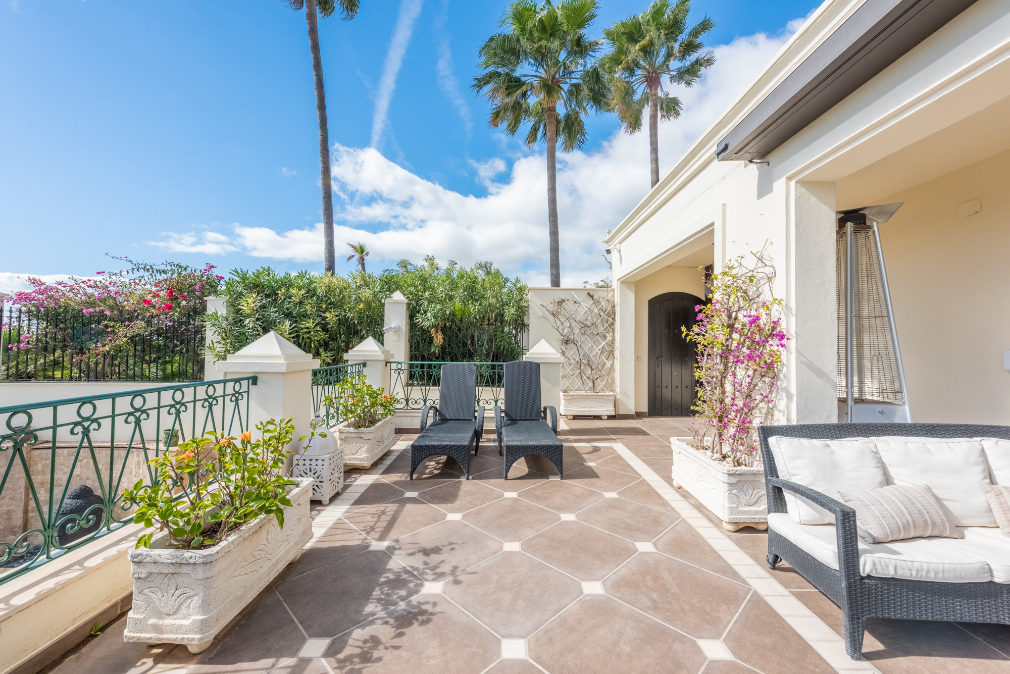 Villa · Estepona · (R4675324)